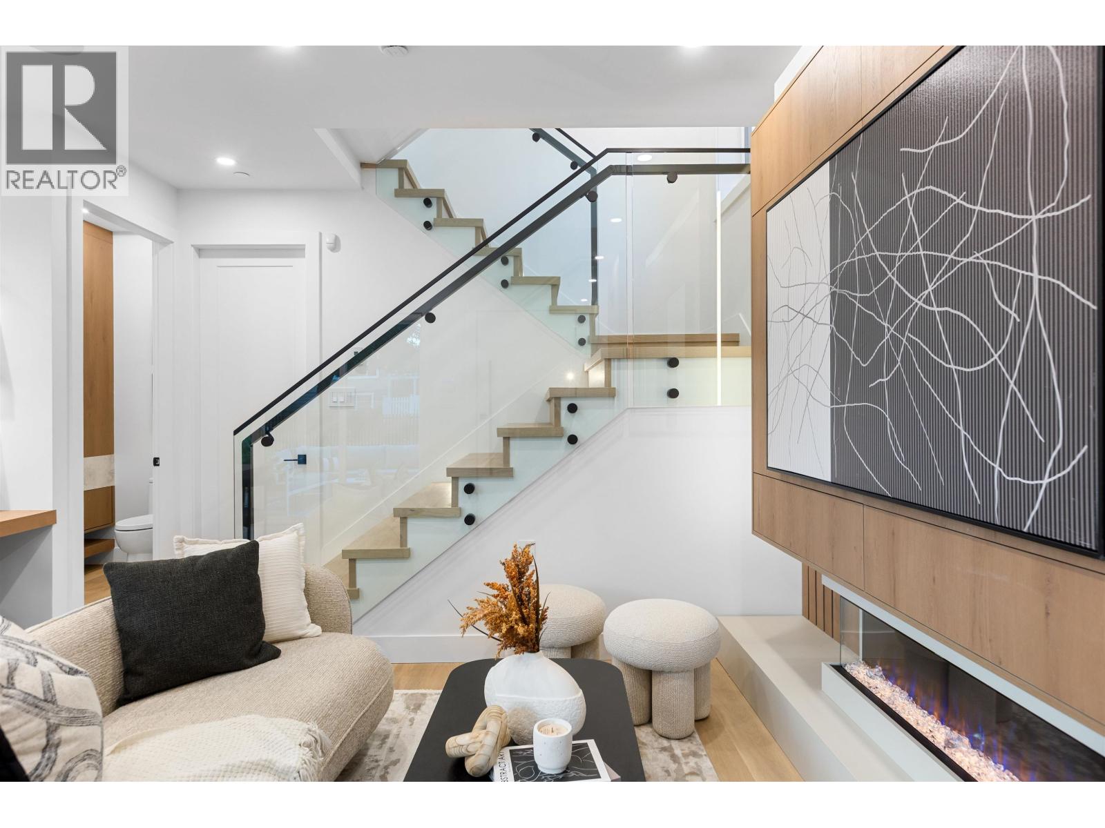 1 2435 NAPIER STREET, Vancouver