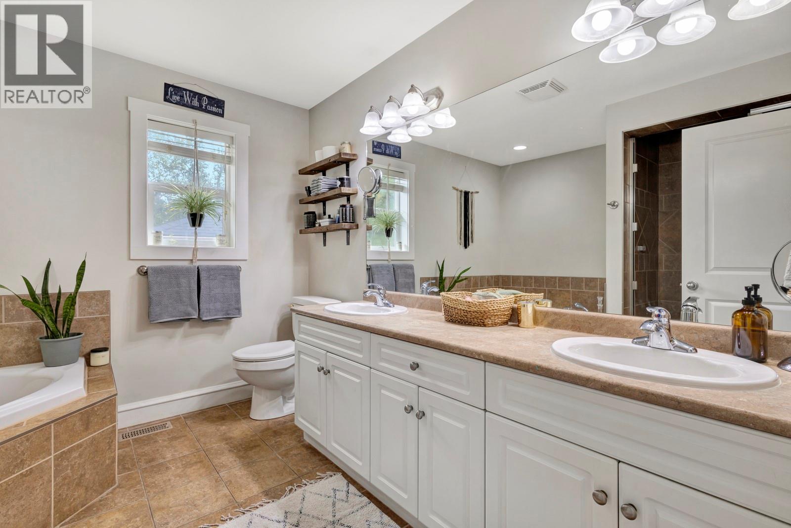  3477 Creekview Crescent, West Kelowna