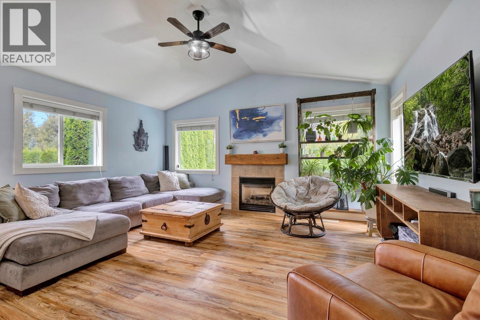  3477 Creekview Crescent, West Kelowna