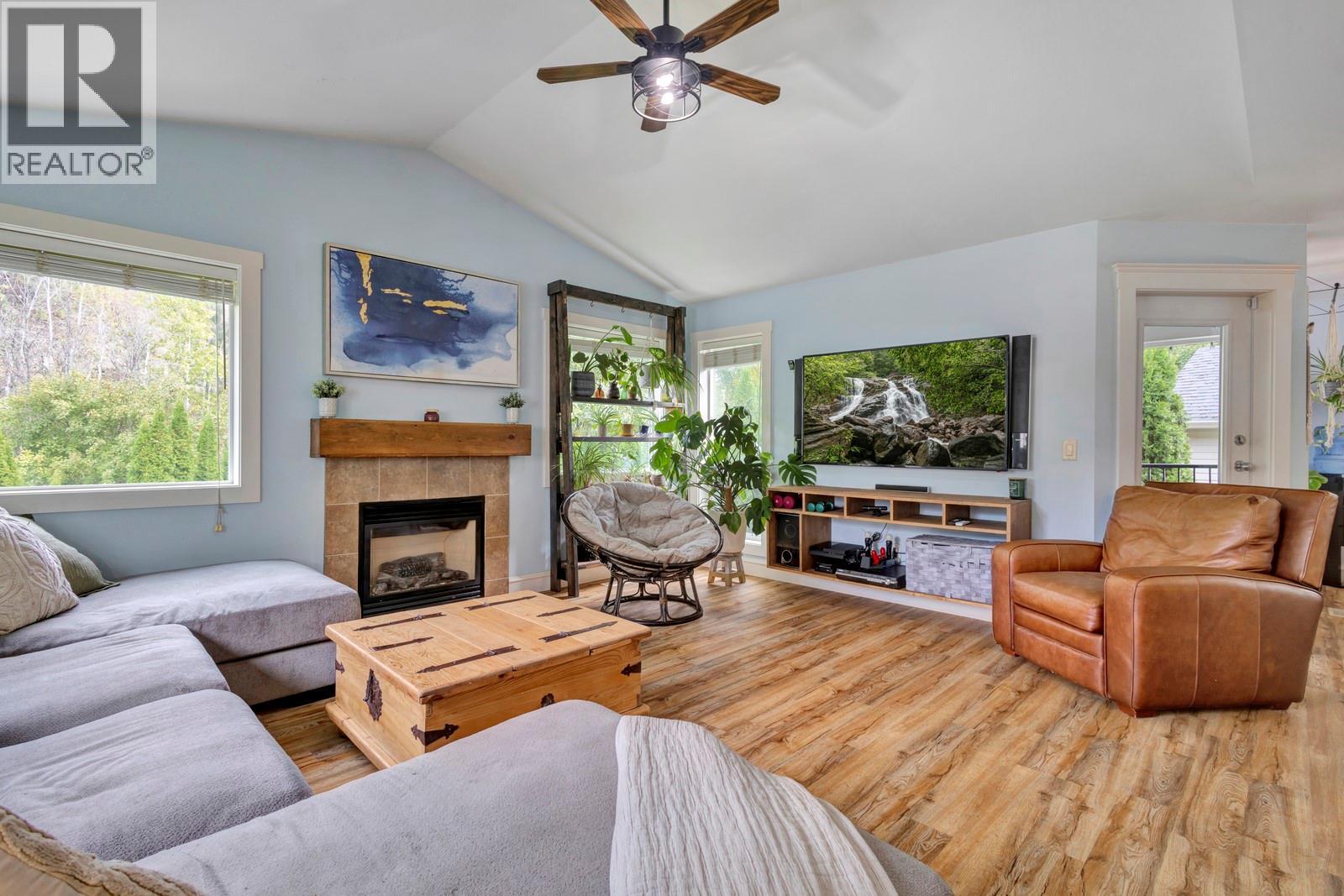  3477 Creekview Crescent, West Kelowna