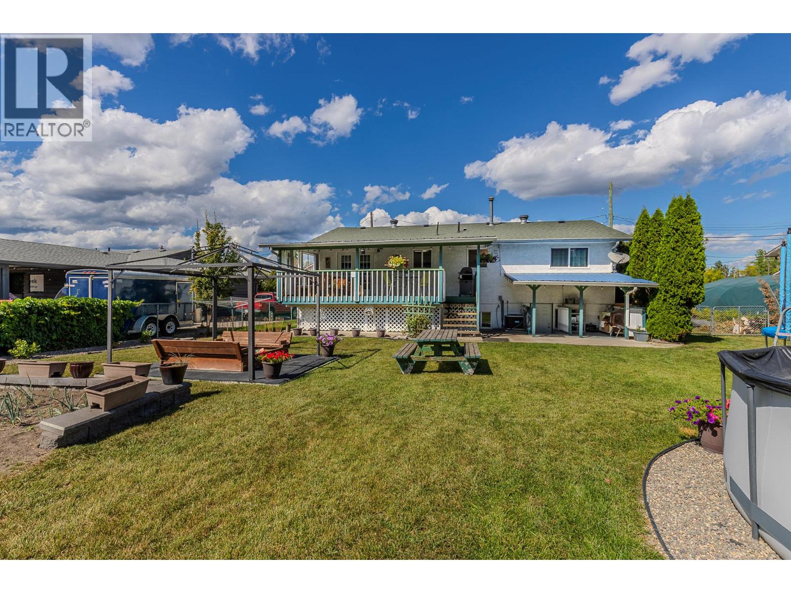 3735 Patten Crescent, Armstrong