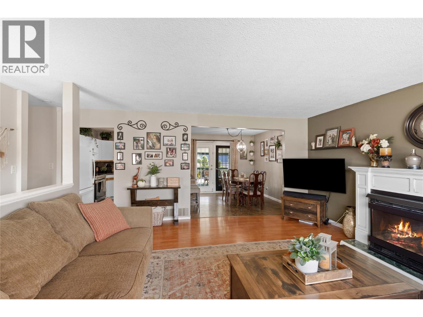 3735 Patten Crescent, Armstrong