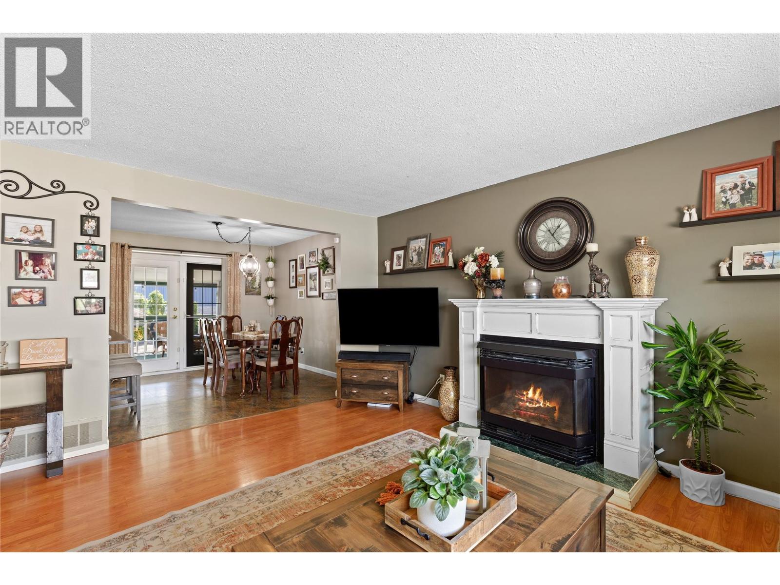 3735 Patten Crescent, Armstrong
