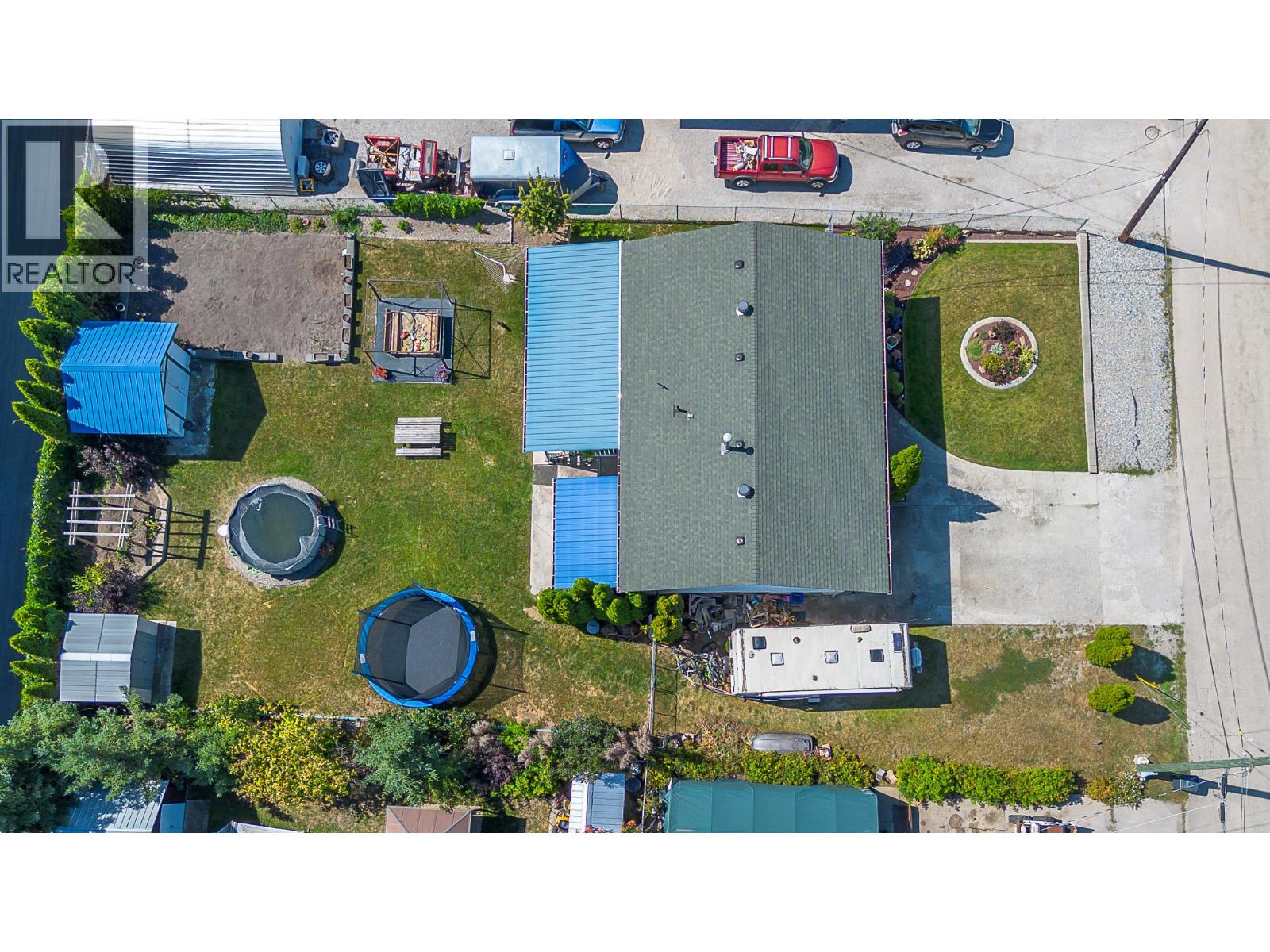 3735 Patten Crescent, Armstrong