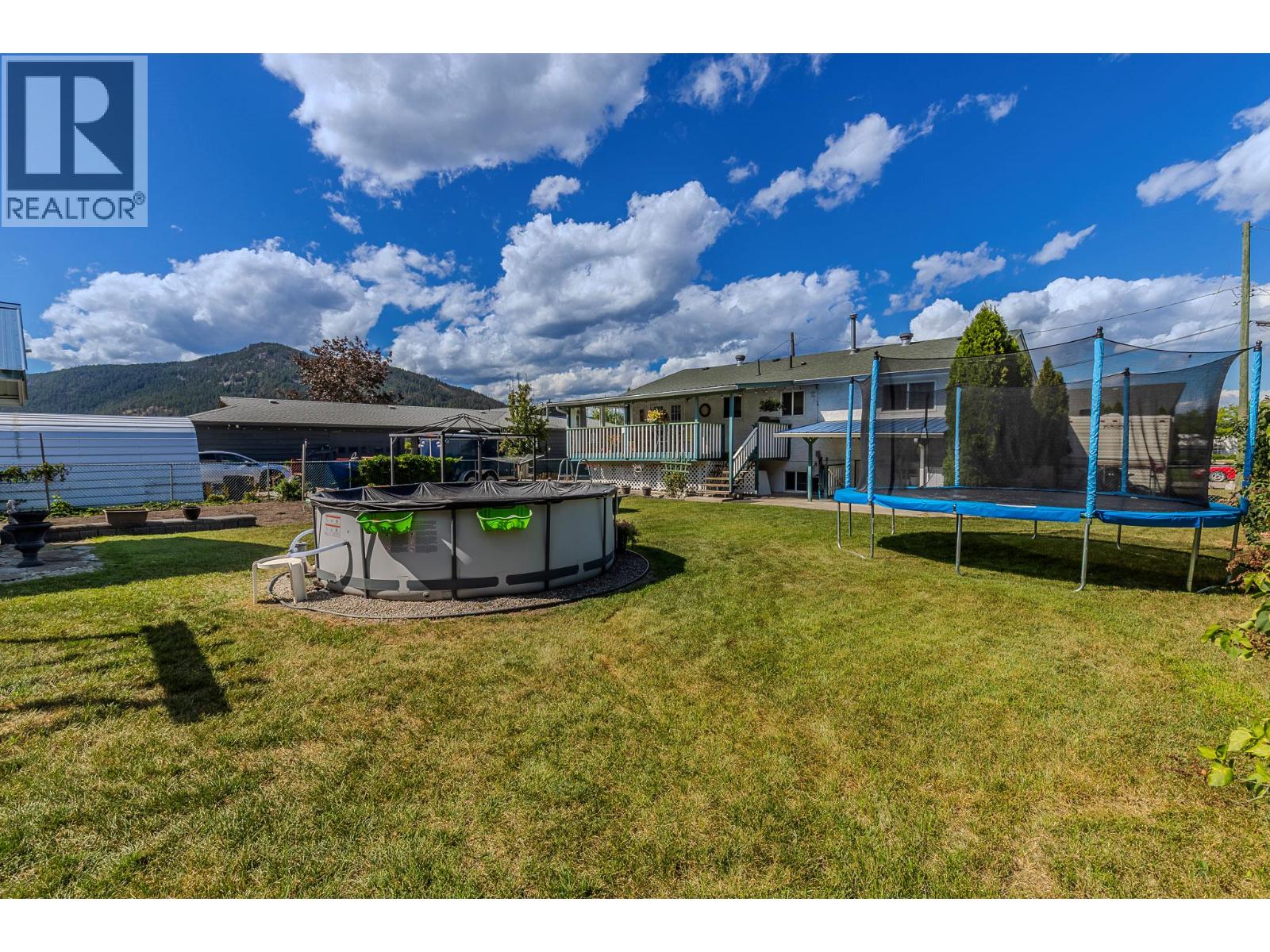 3735 Patten Crescent, Armstrong