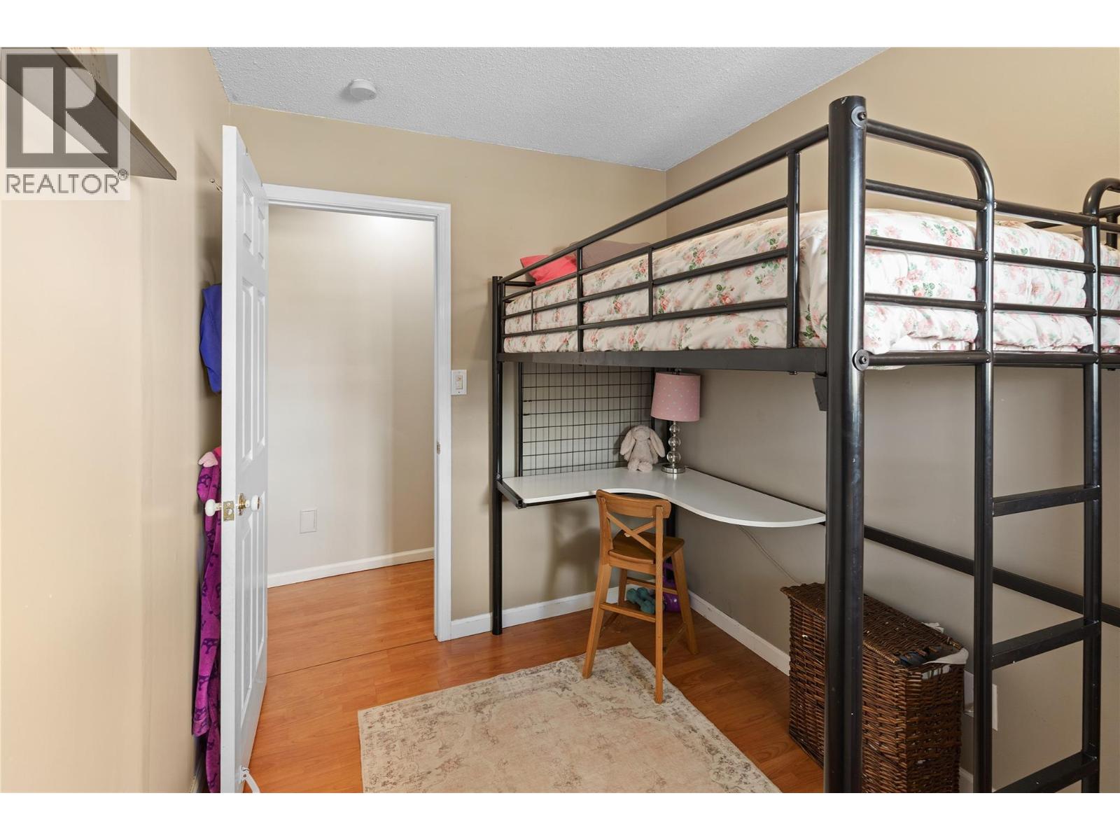 3735 Patten Crescent, Armstrong