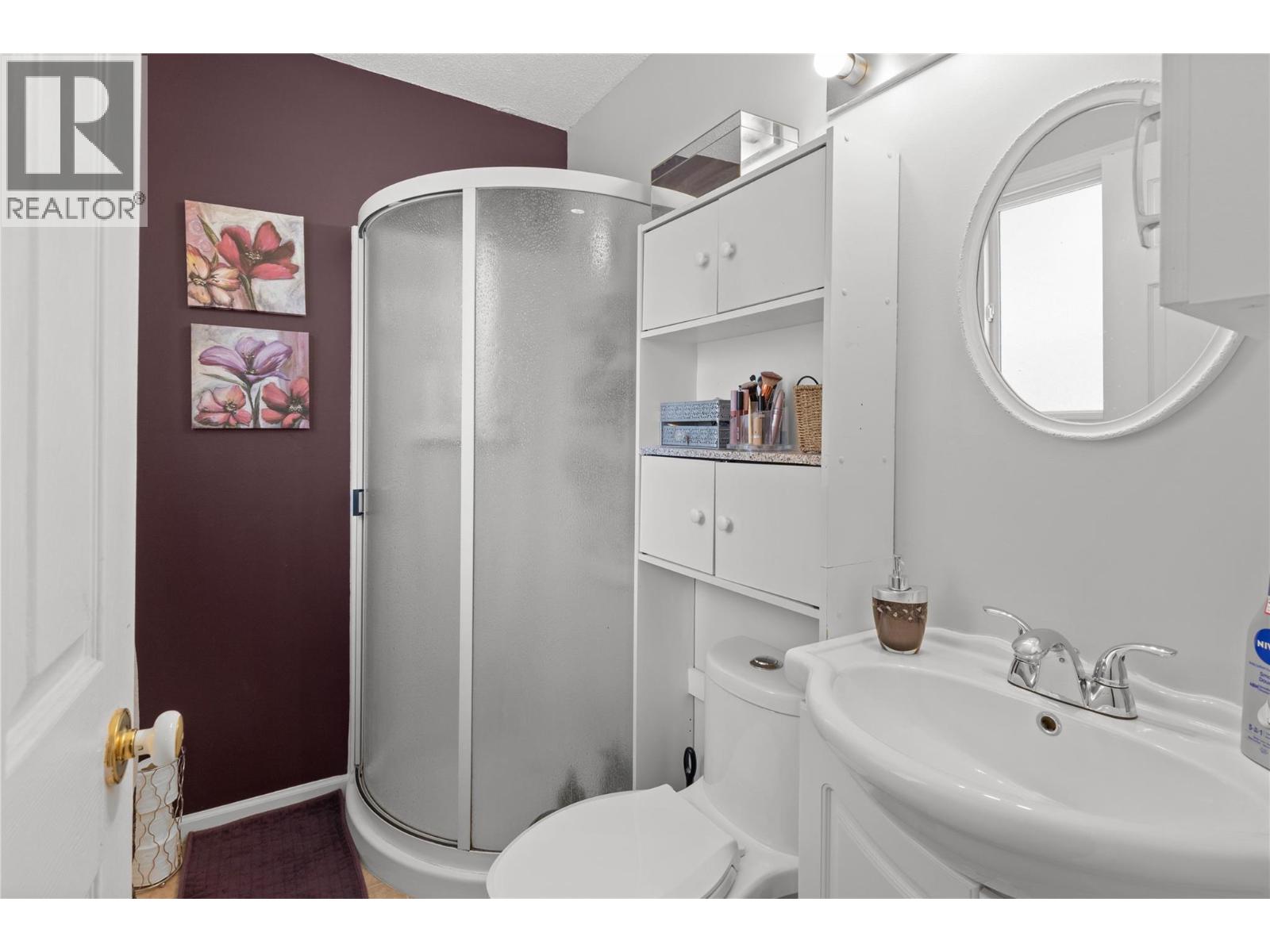 3735 Patten Crescent, Armstrong
