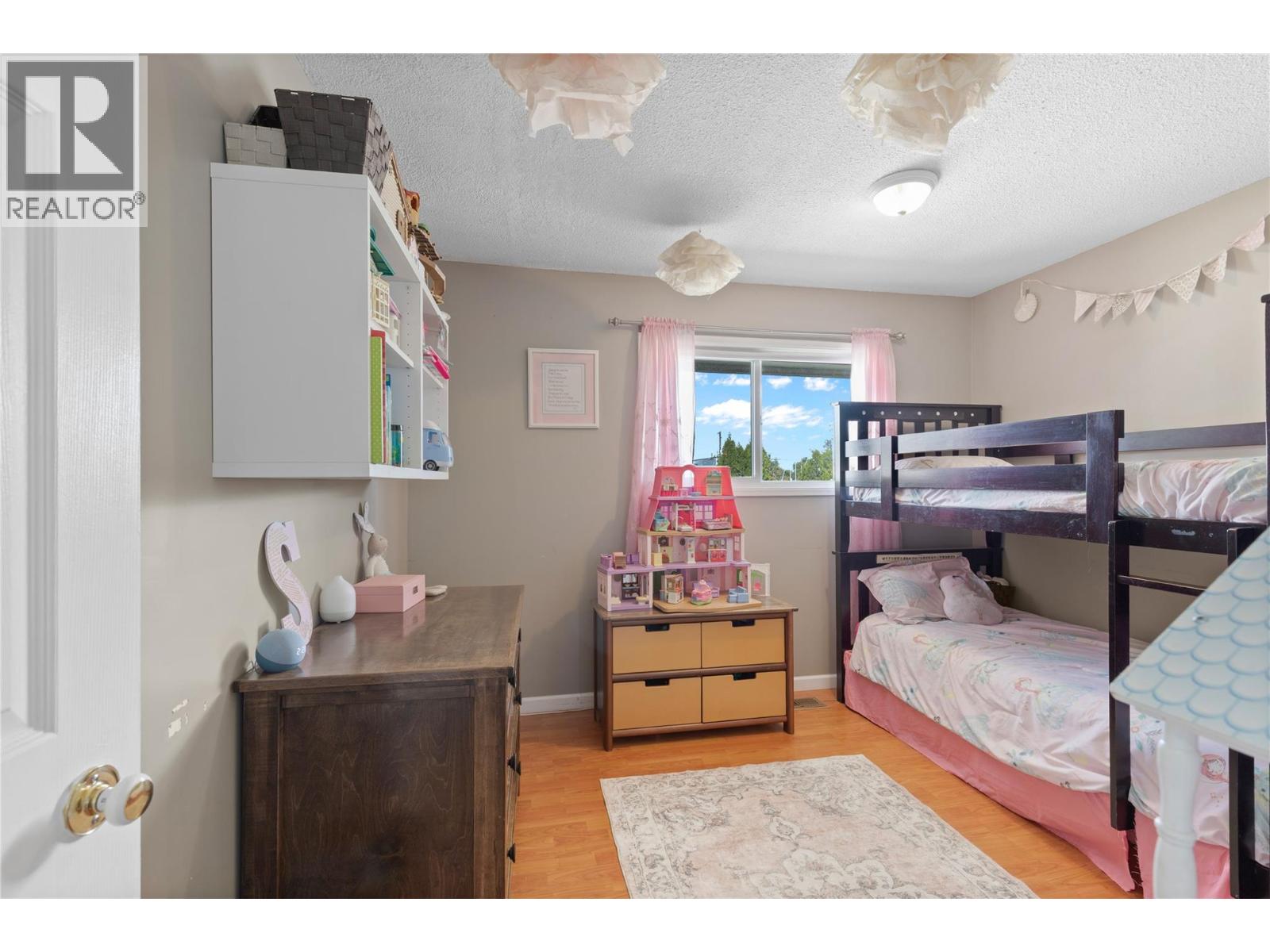 3735 Patten Crescent, Armstrong