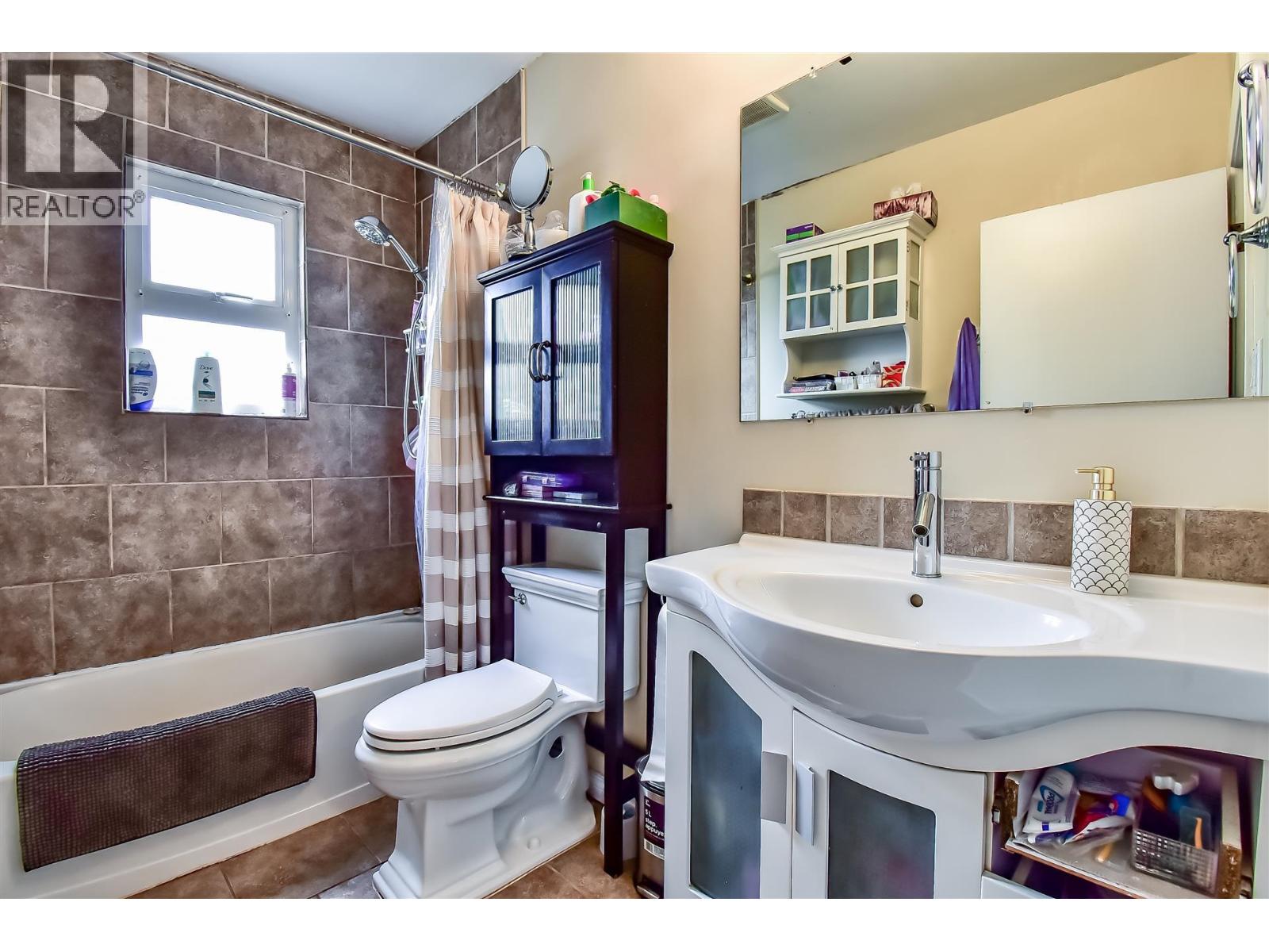 5477 PORTLAND STREET, Burnaby