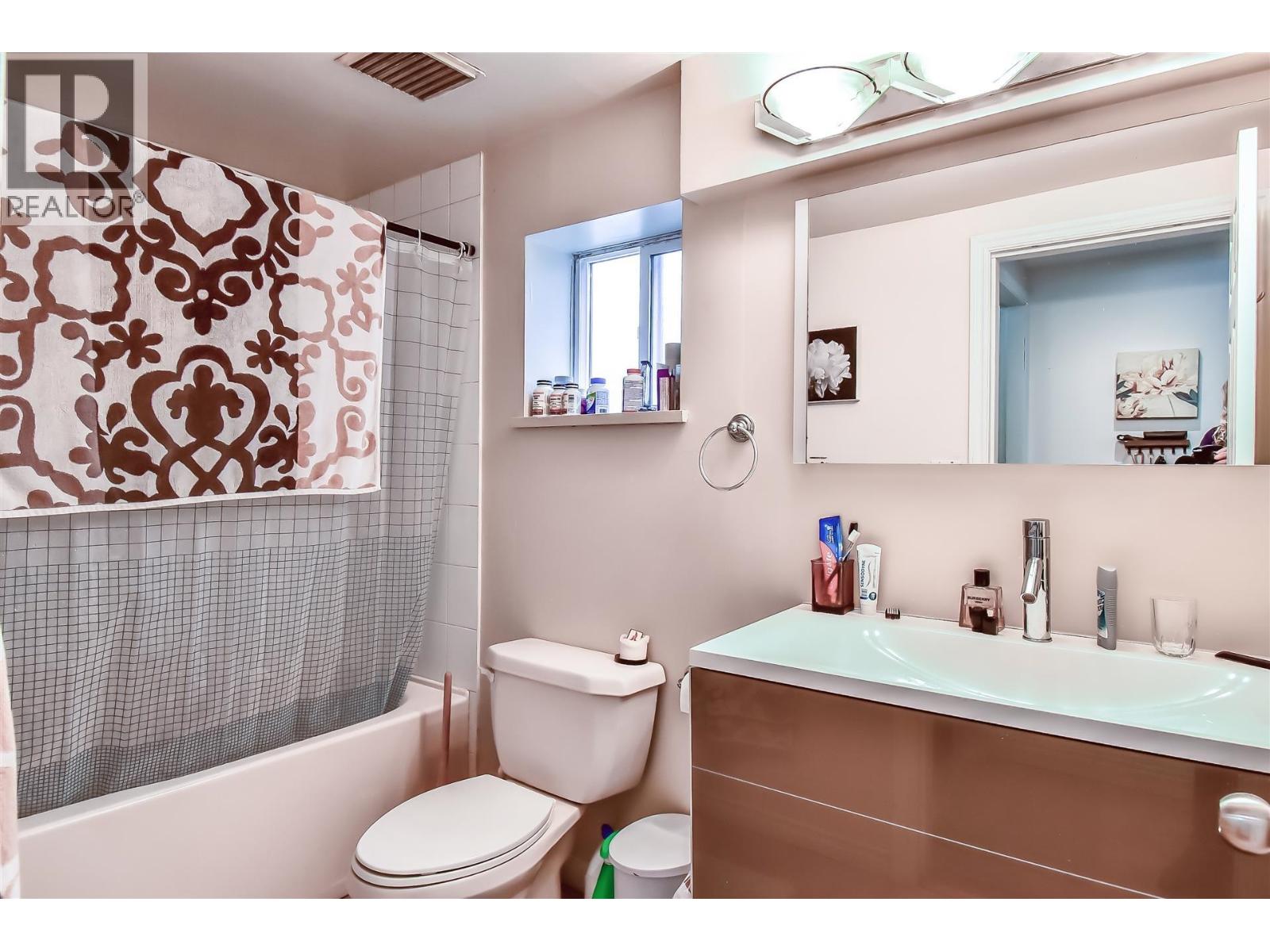 5477 PORTLAND STREET, Burnaby