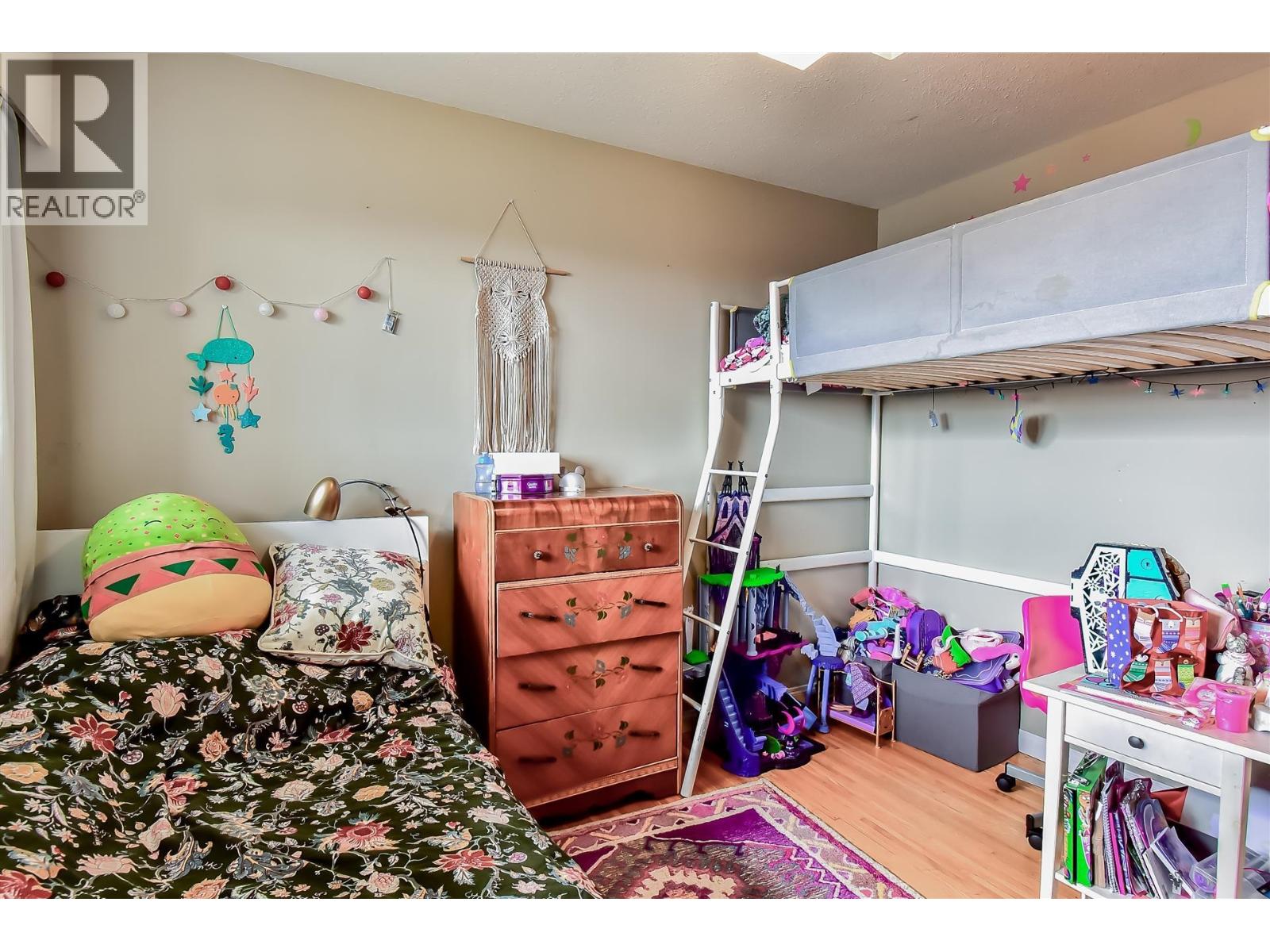 5477 PORTLAND STREET, Burnaby