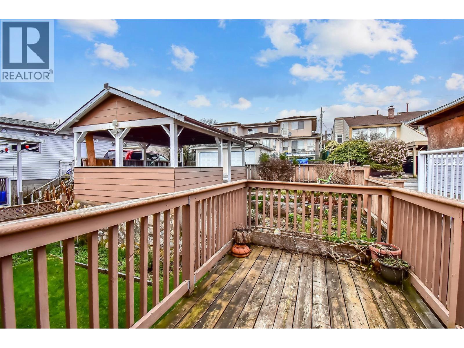 5477 PORTLAND STREET, Burnaby