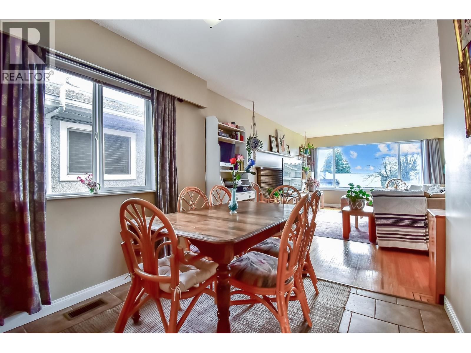 5477 PORTLAND STREET, Burnaby