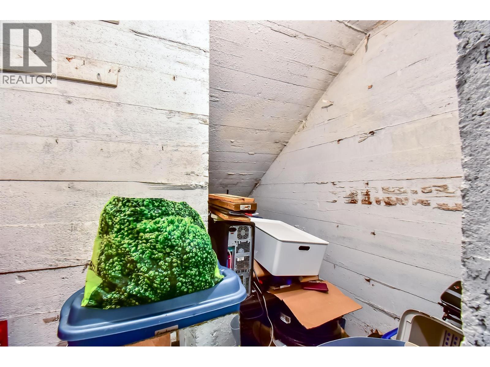 5477 PORTLAND STREET, Burnaby