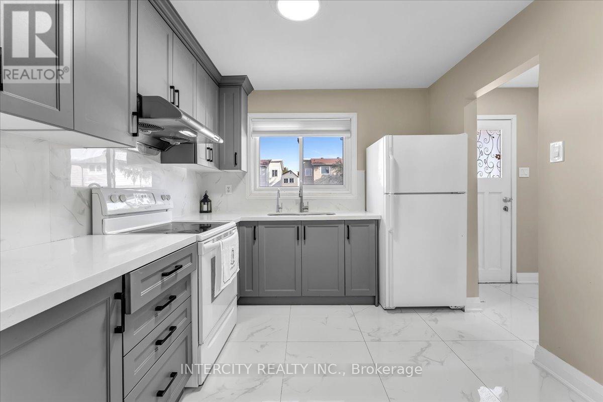 6 HEDLEY COURT - 12
