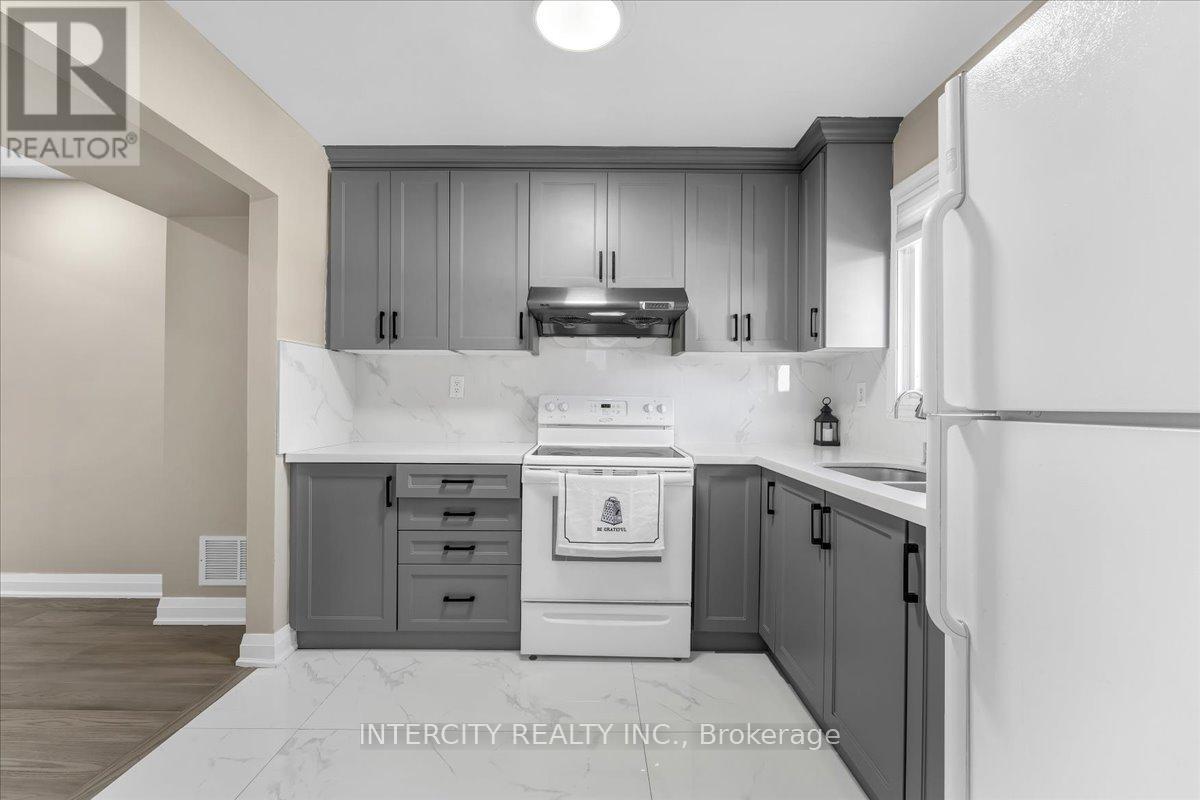 6 HEDLEY COURT - 14