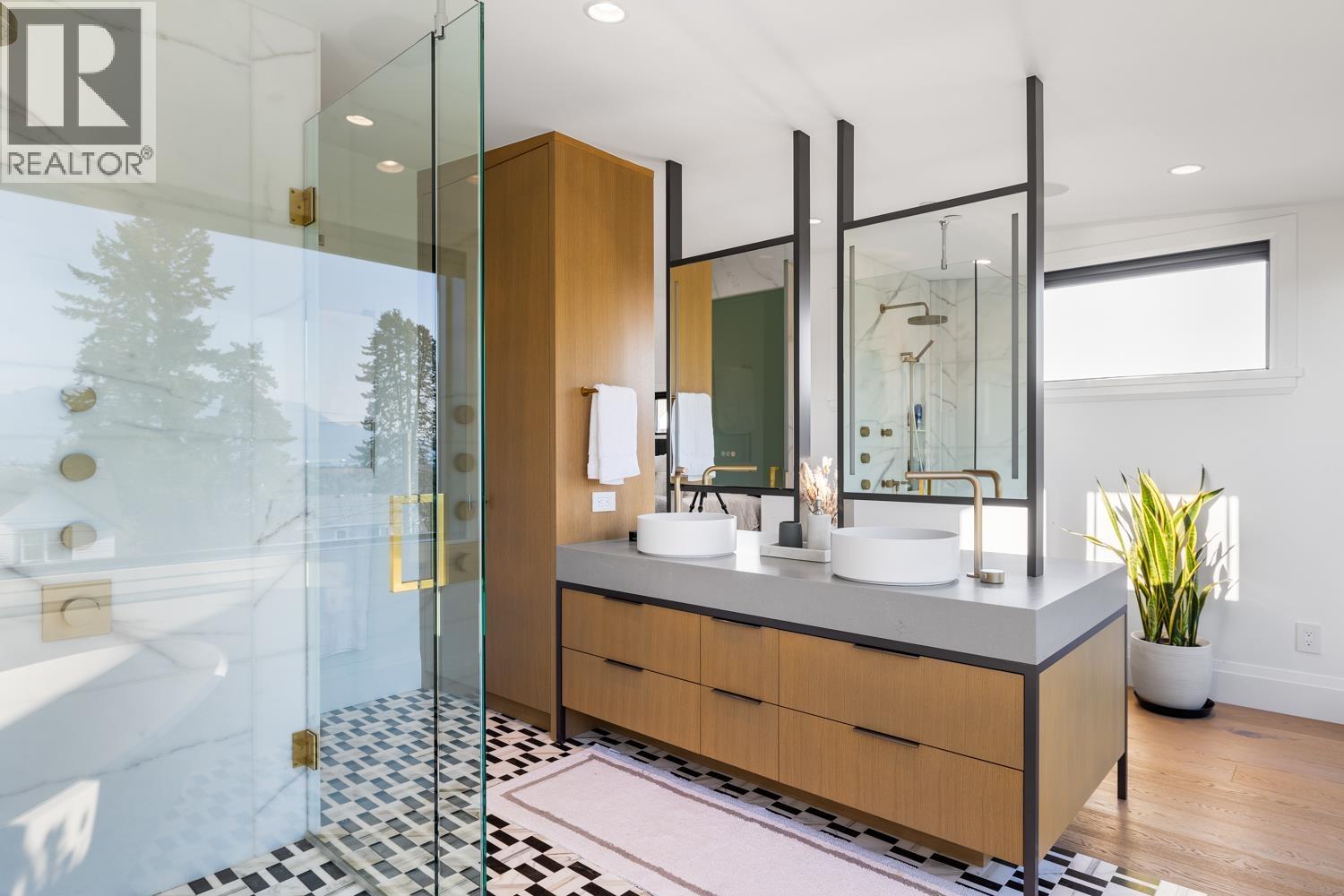 2023 W 36TH AVENUE, Vancouver