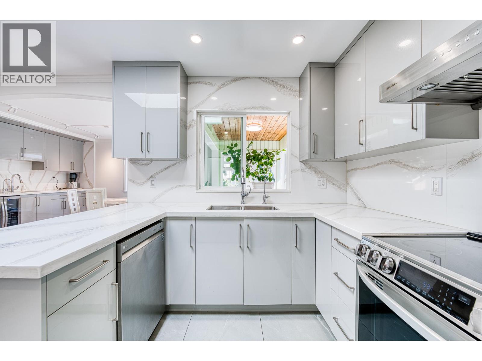 7700 DAMPIER DRIVE, Richmond