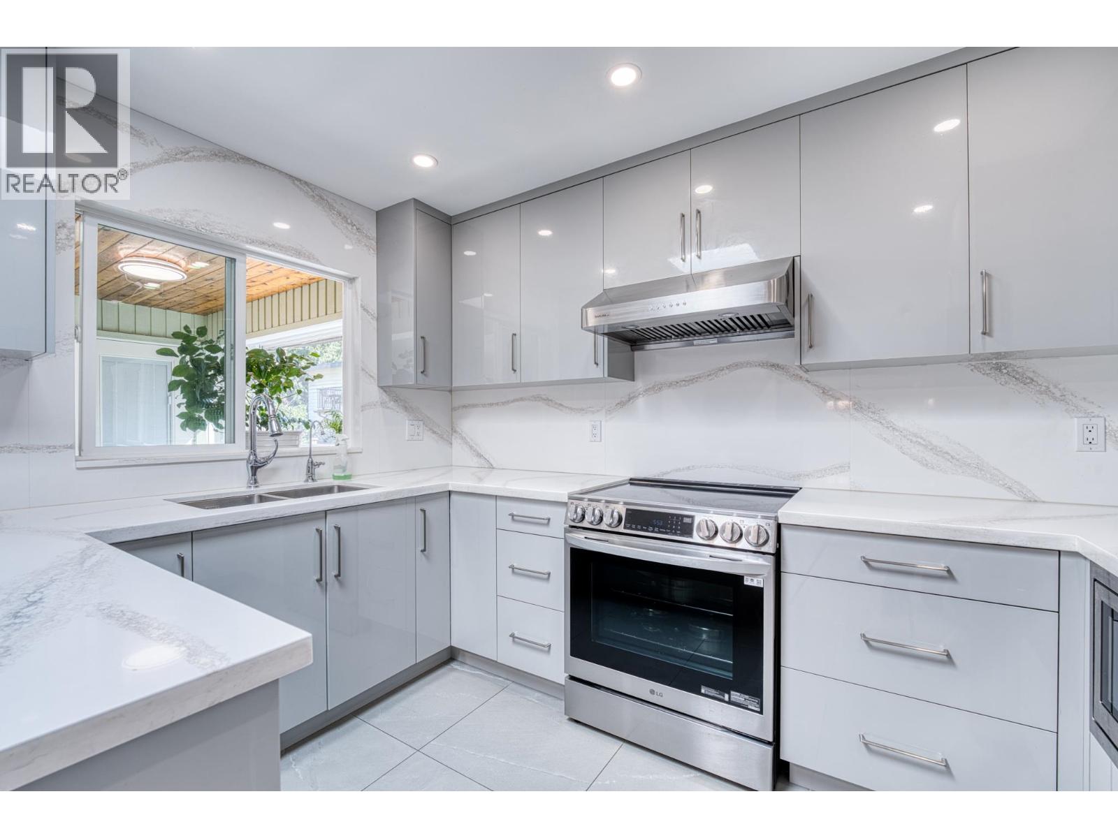 7700 DAMPIER DRIVE, Richmond