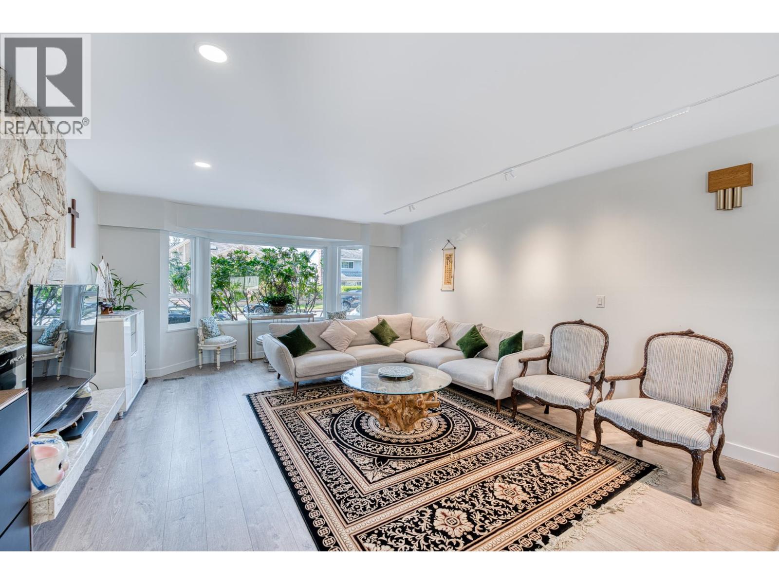 7700 DAMPIER DRIVE, Richmond