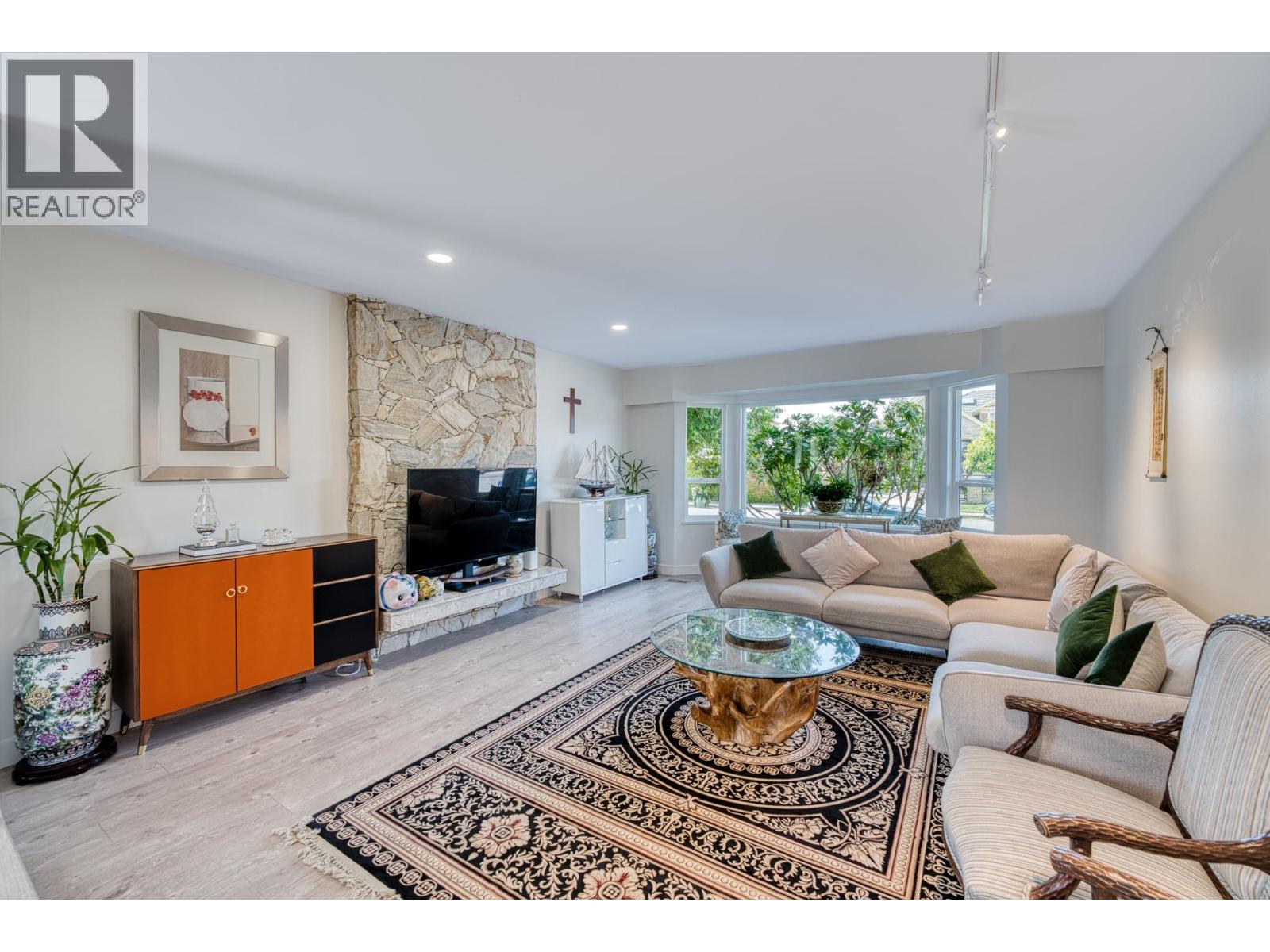 7700 DAMPIER DRIVE, Richmond