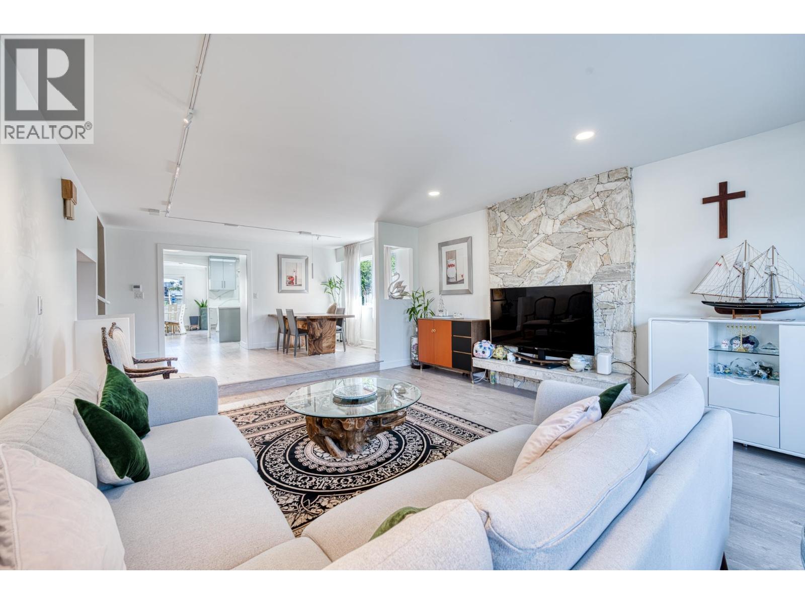 7700 DAMPIER DRIVE, Richmond