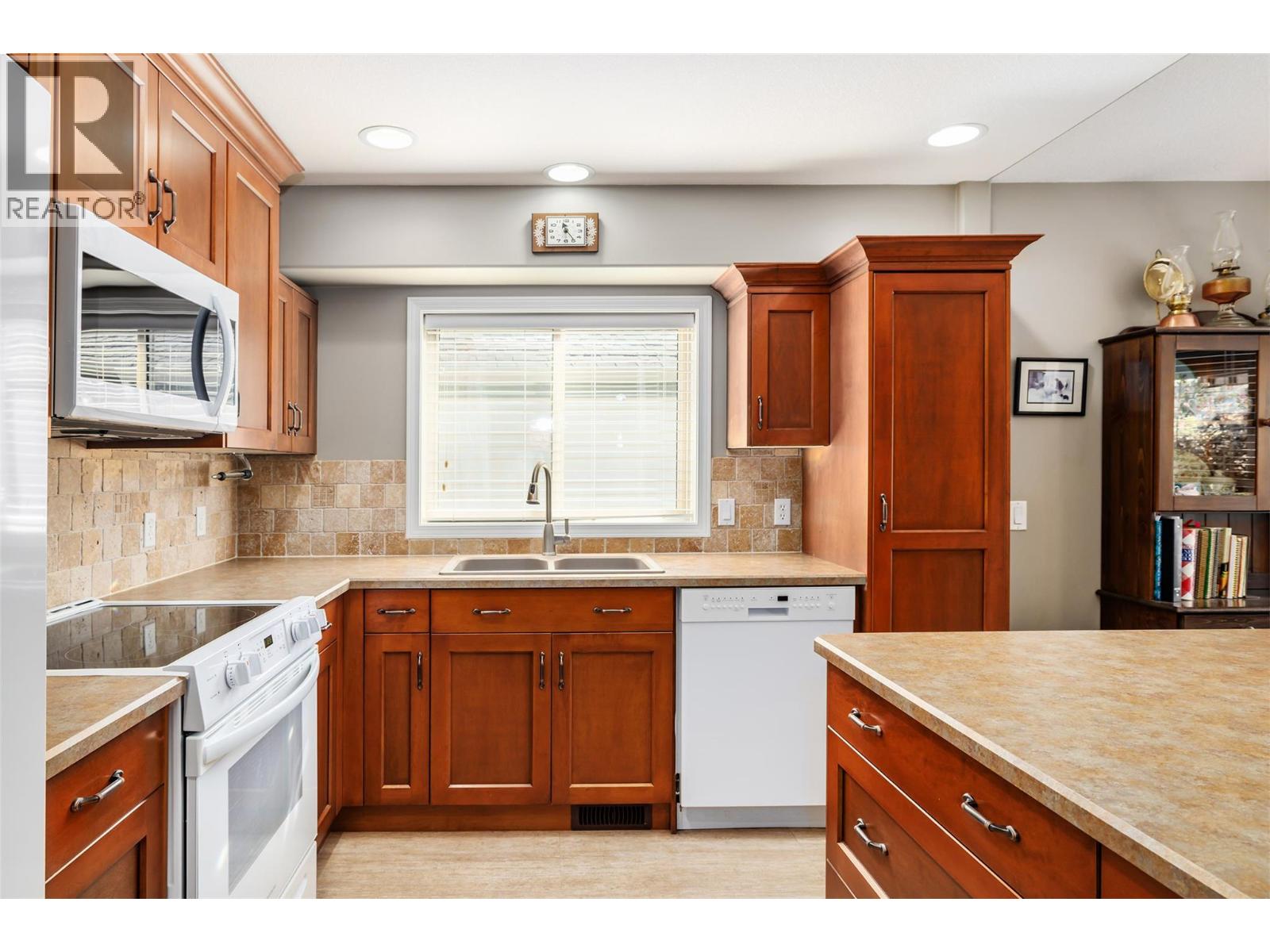 323 550 Yates Road, Kelowna