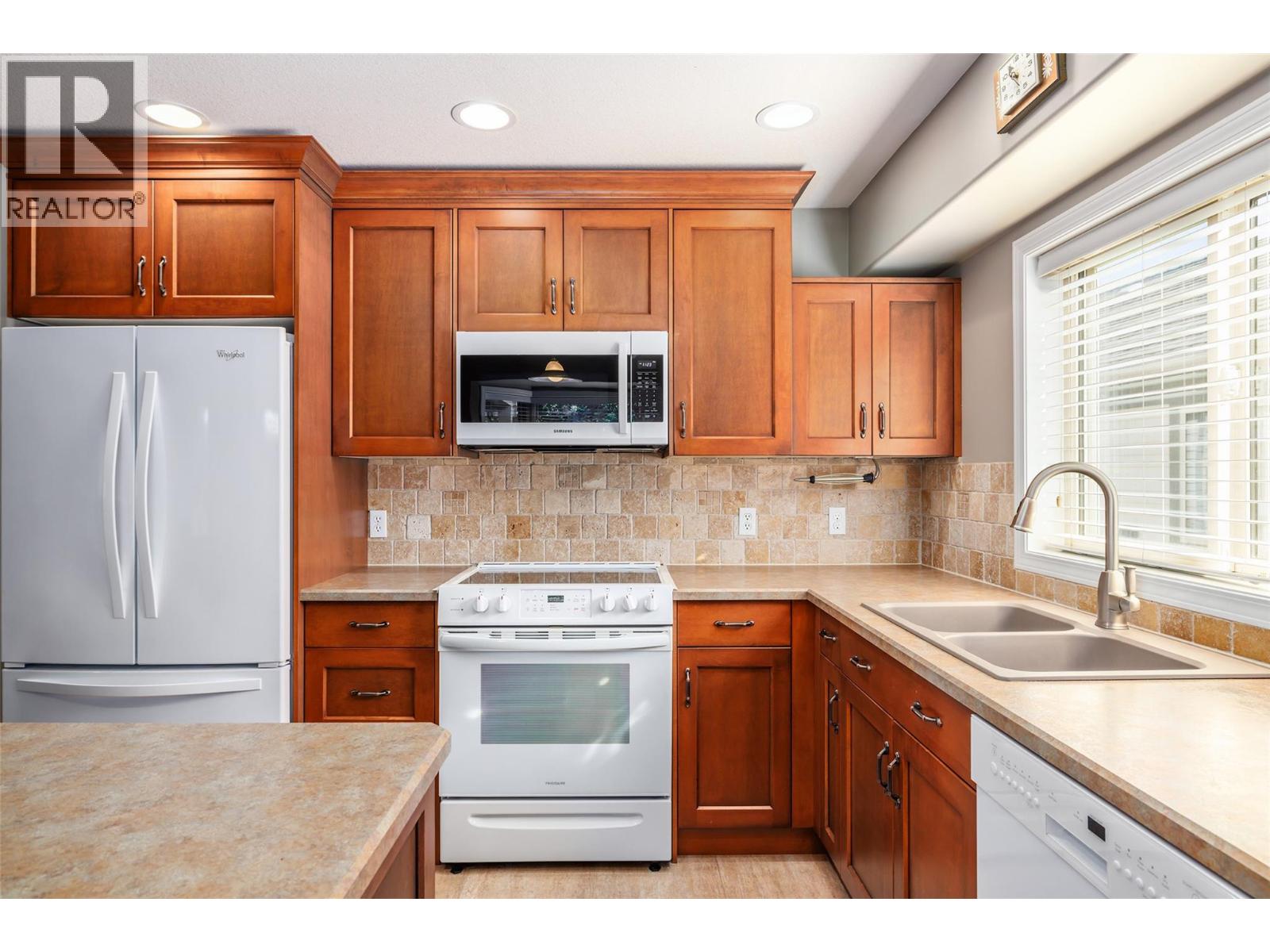 323 550 Yates Road, Kelowna