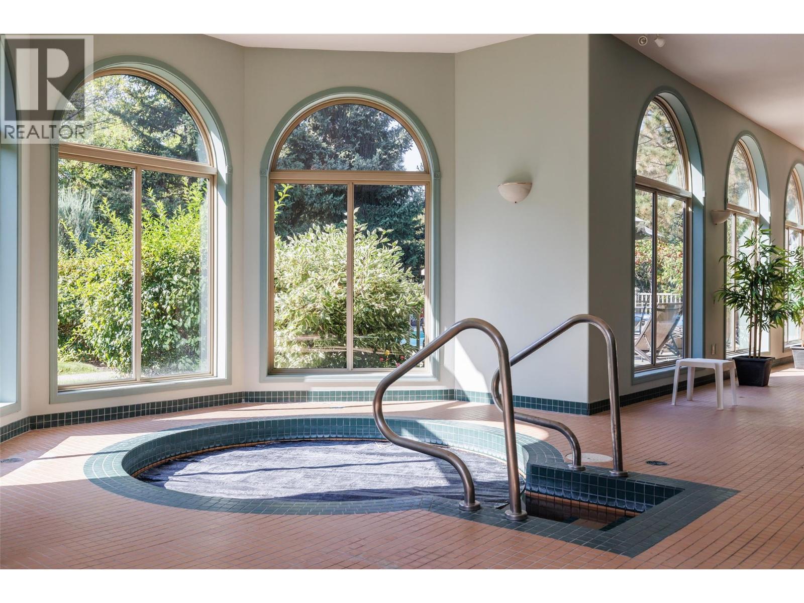 323 550 Yates Road, Kelowna