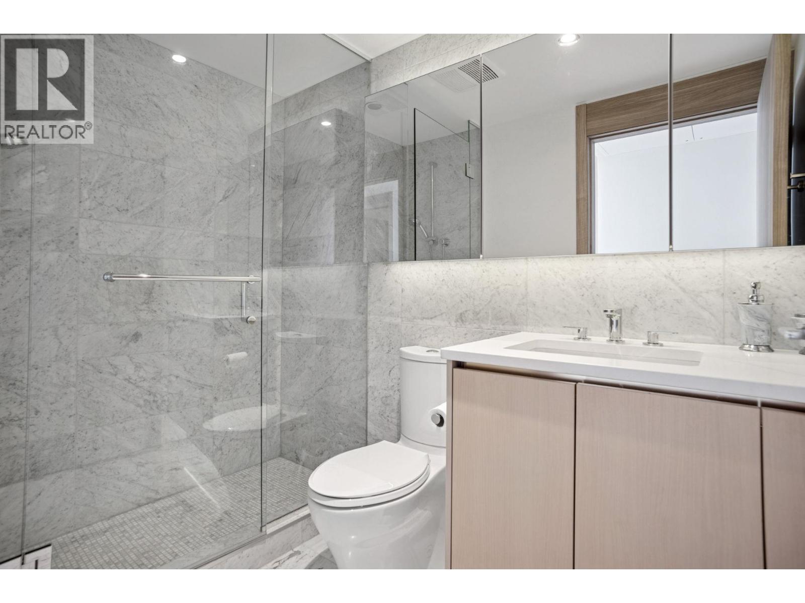 2618 89 NELSON STREET, Vancouver