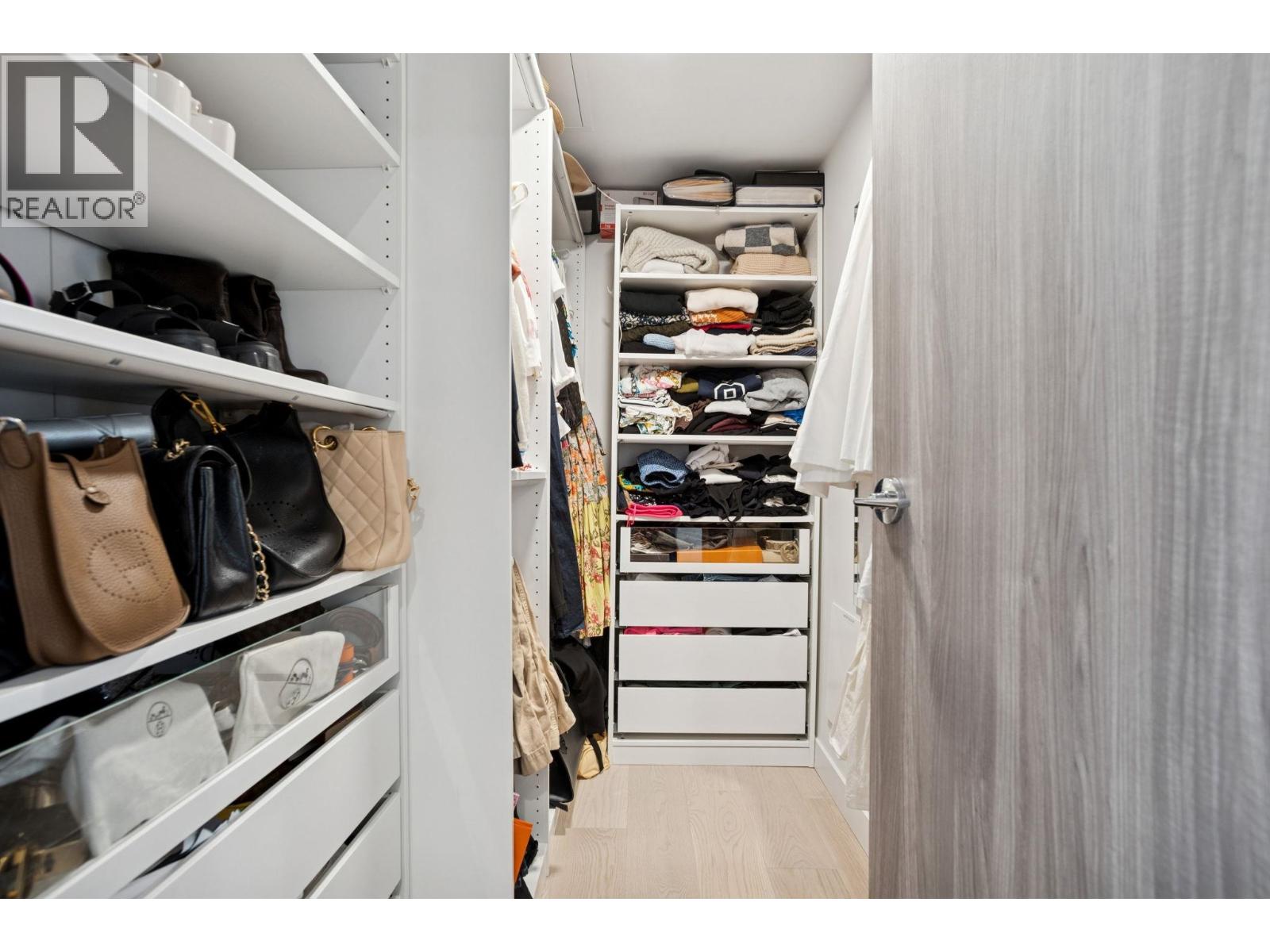 2618 89 NELSON STREET, Vancouver