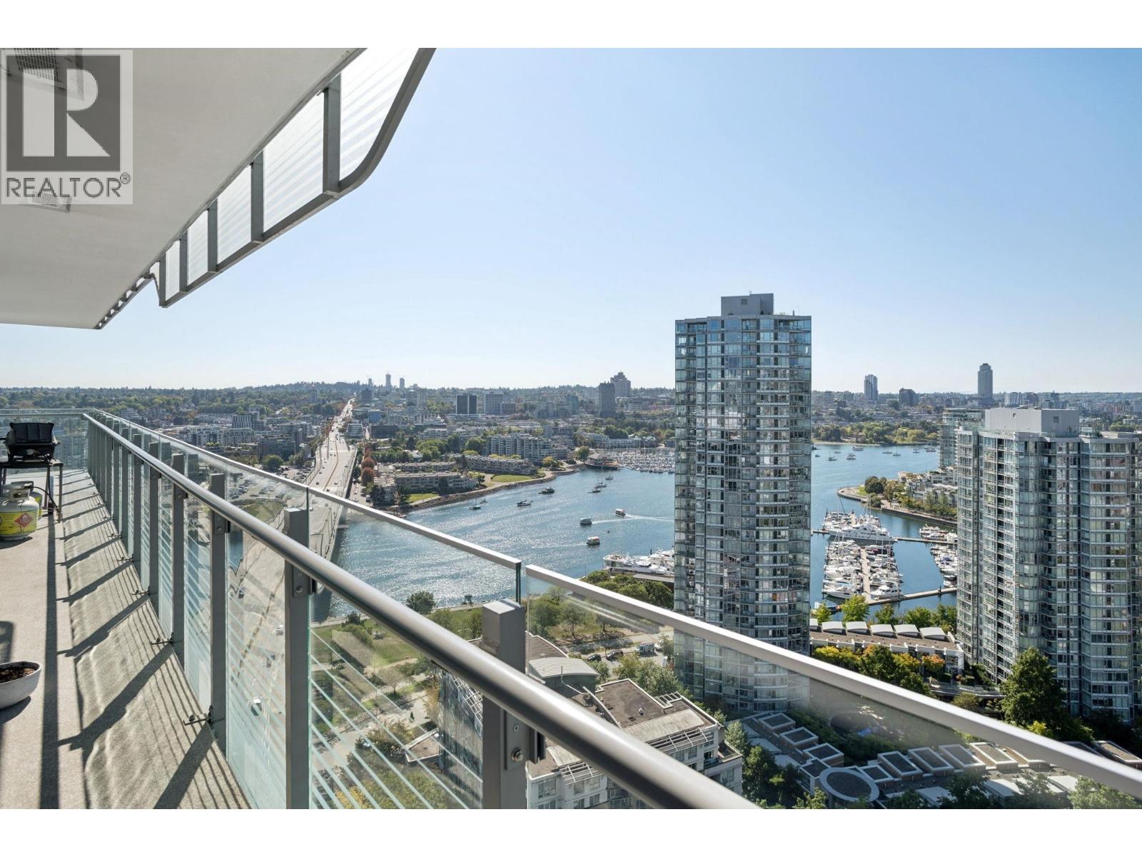 2618 89 NELSON STREET, Vancouver