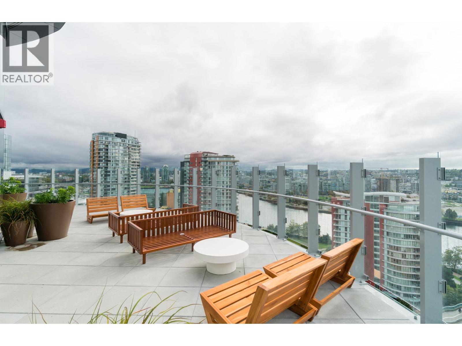 2618 89 NELSON STREET, Vancouver