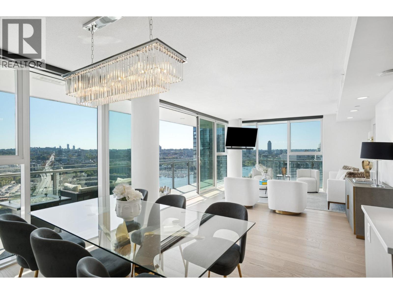 2618 89 NELSON STREET, Vancouver