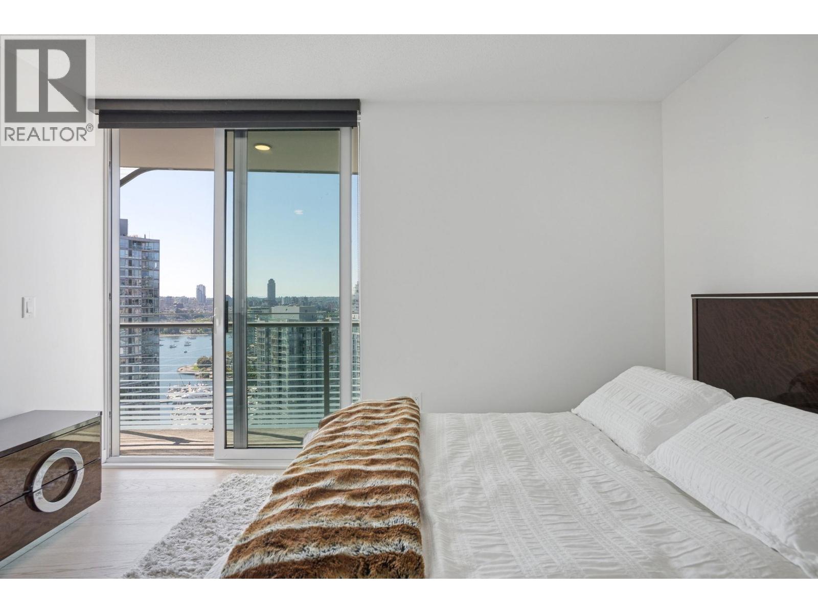 2618 89 NELSON STREET, Vancouver