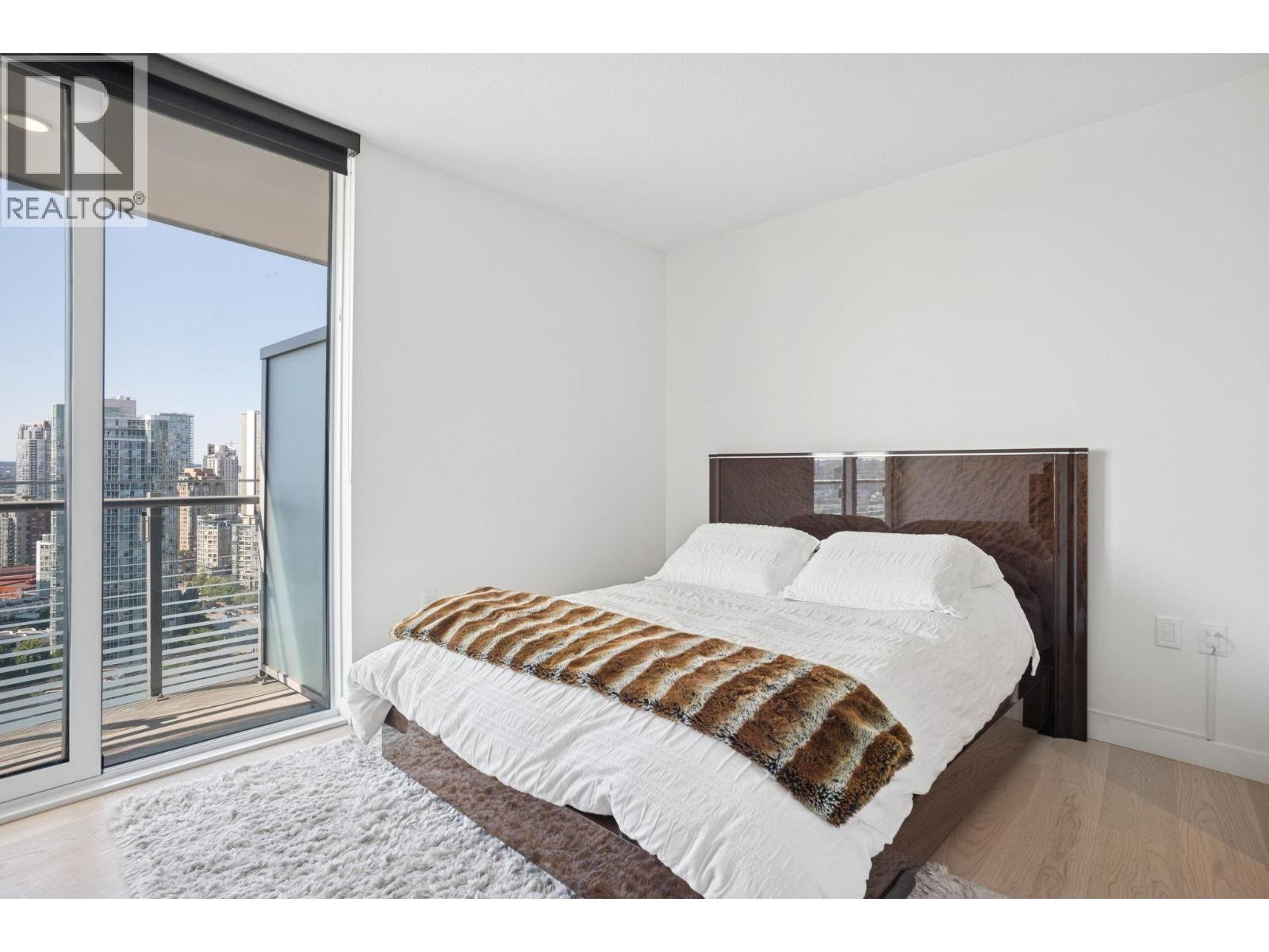 2618 89 NELSON STREET, Vancouver