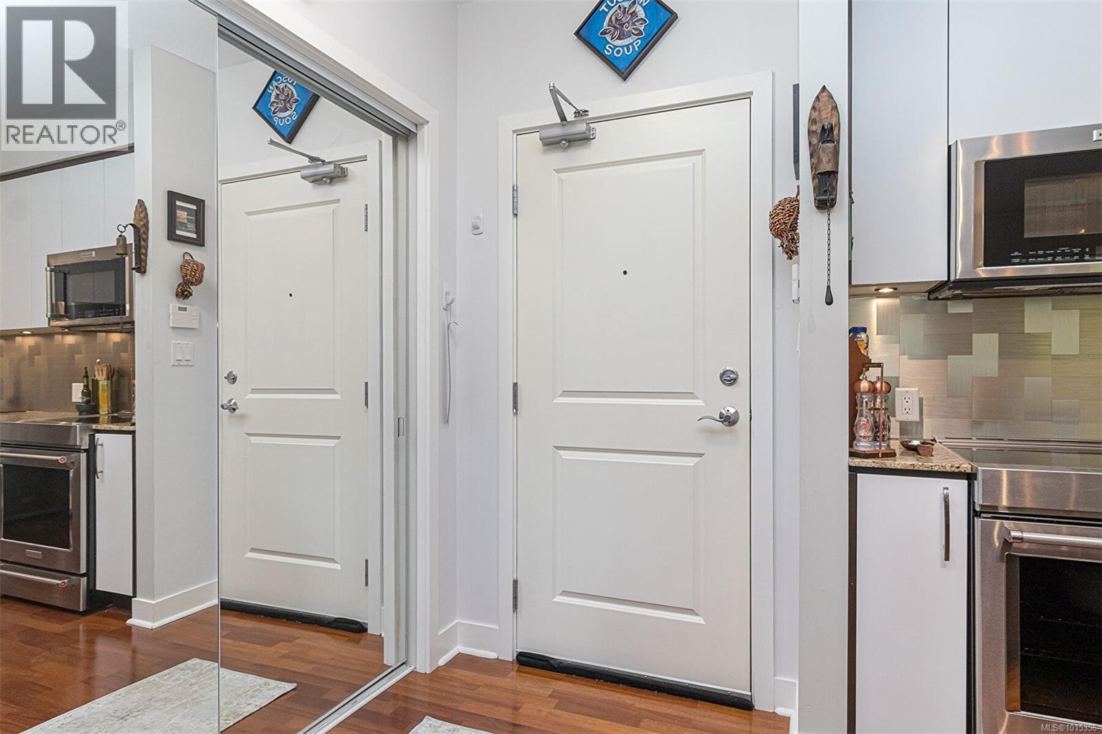 210/212 1395 Bear Mountain Pkwy, Langford