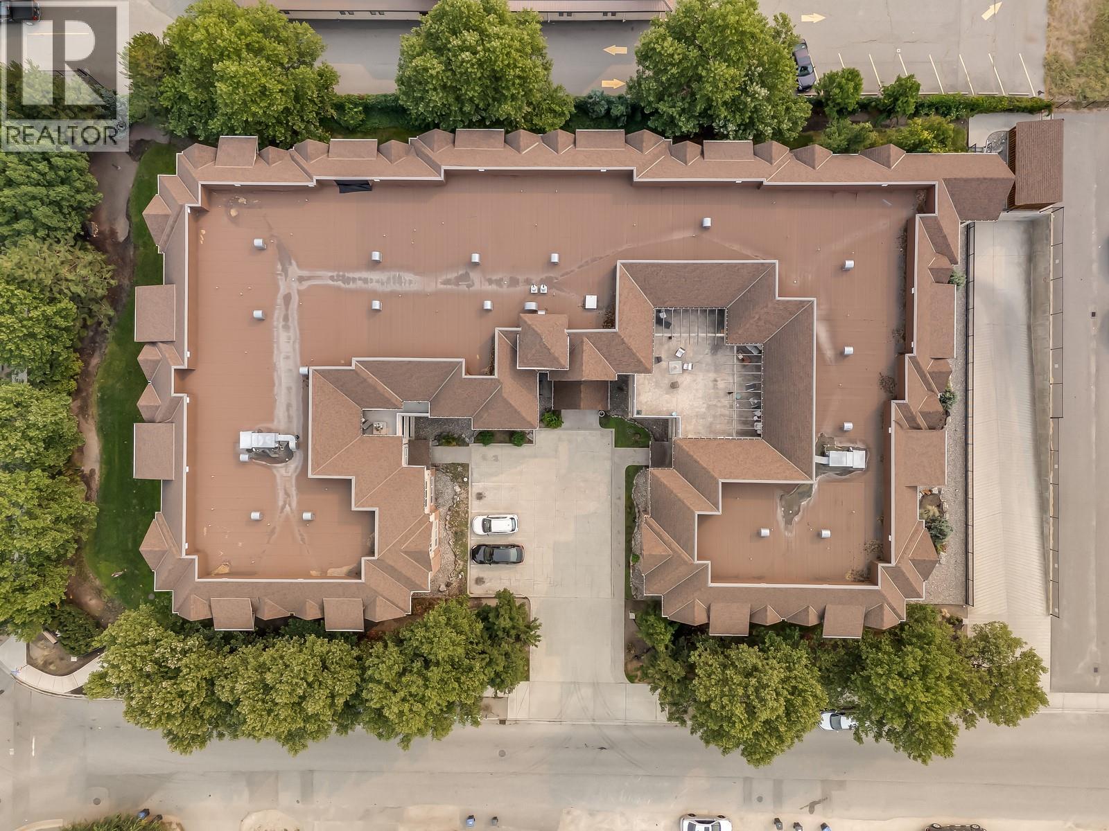 202 151 Taylor Road, Kelowna