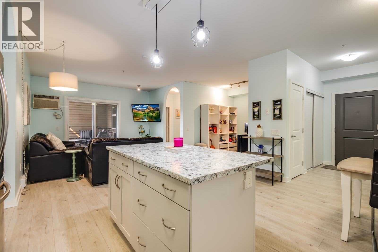 202 151 Taylor Road, Kelowna