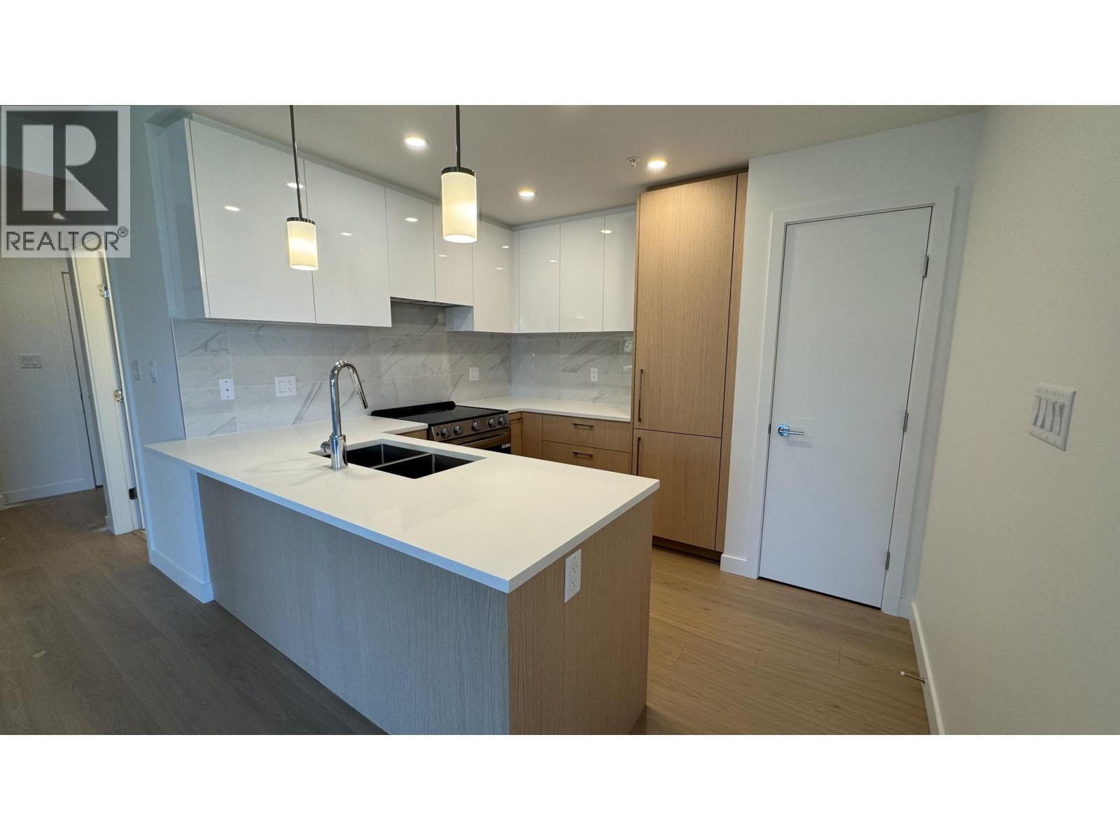 315 150 JAMES ROAD, Port Moody