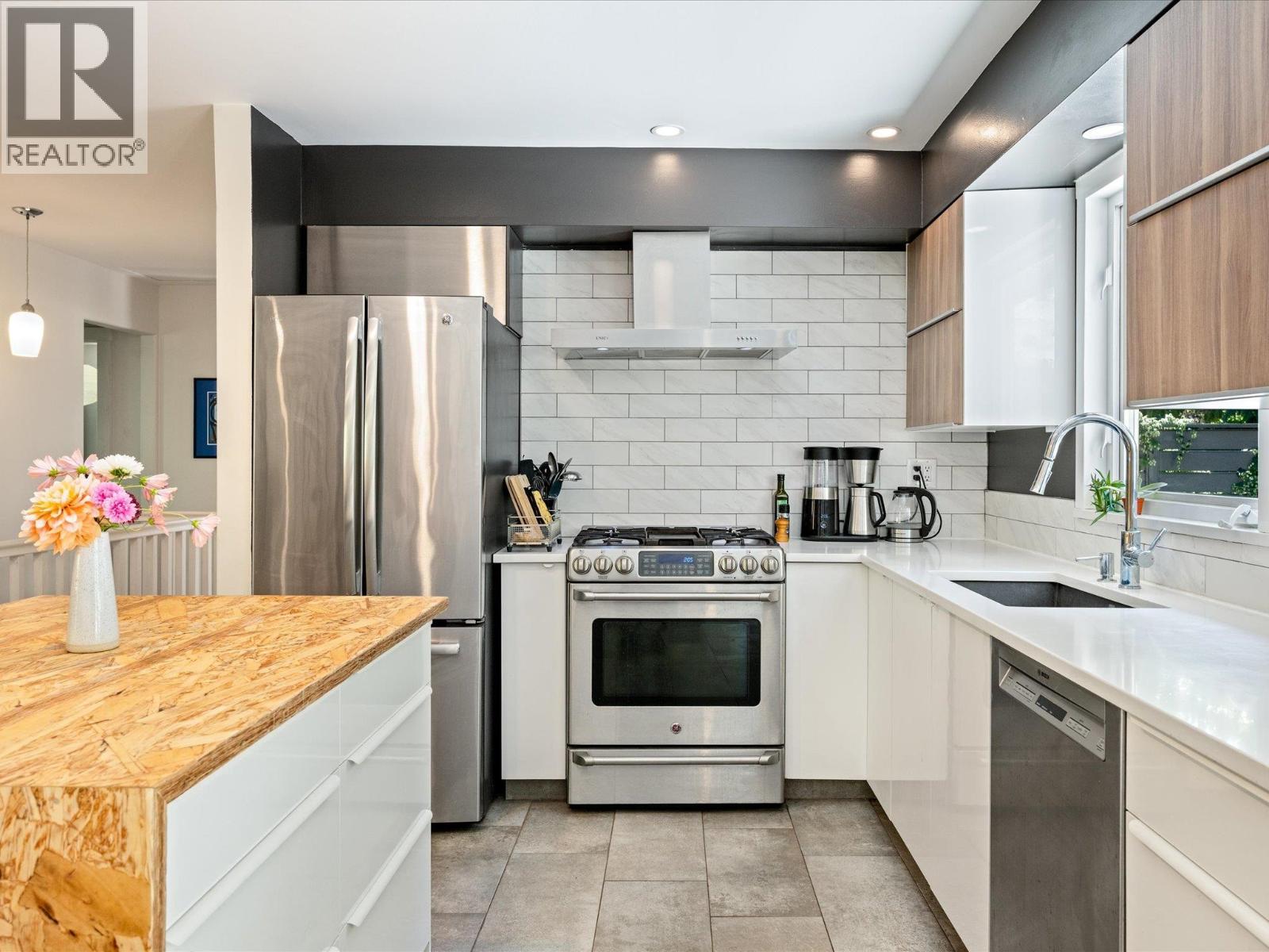 40613 PERTH DRIVE, Squamish