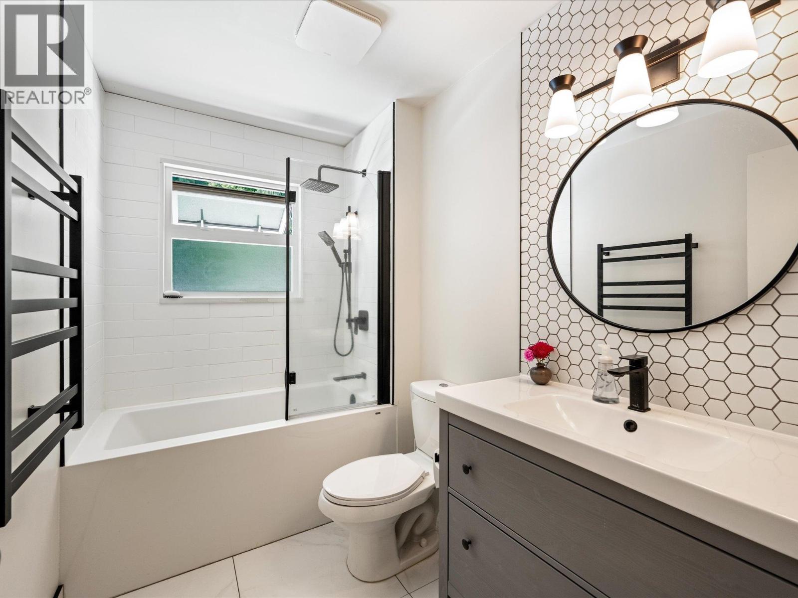40613 PERTH DRIVE, Squamish