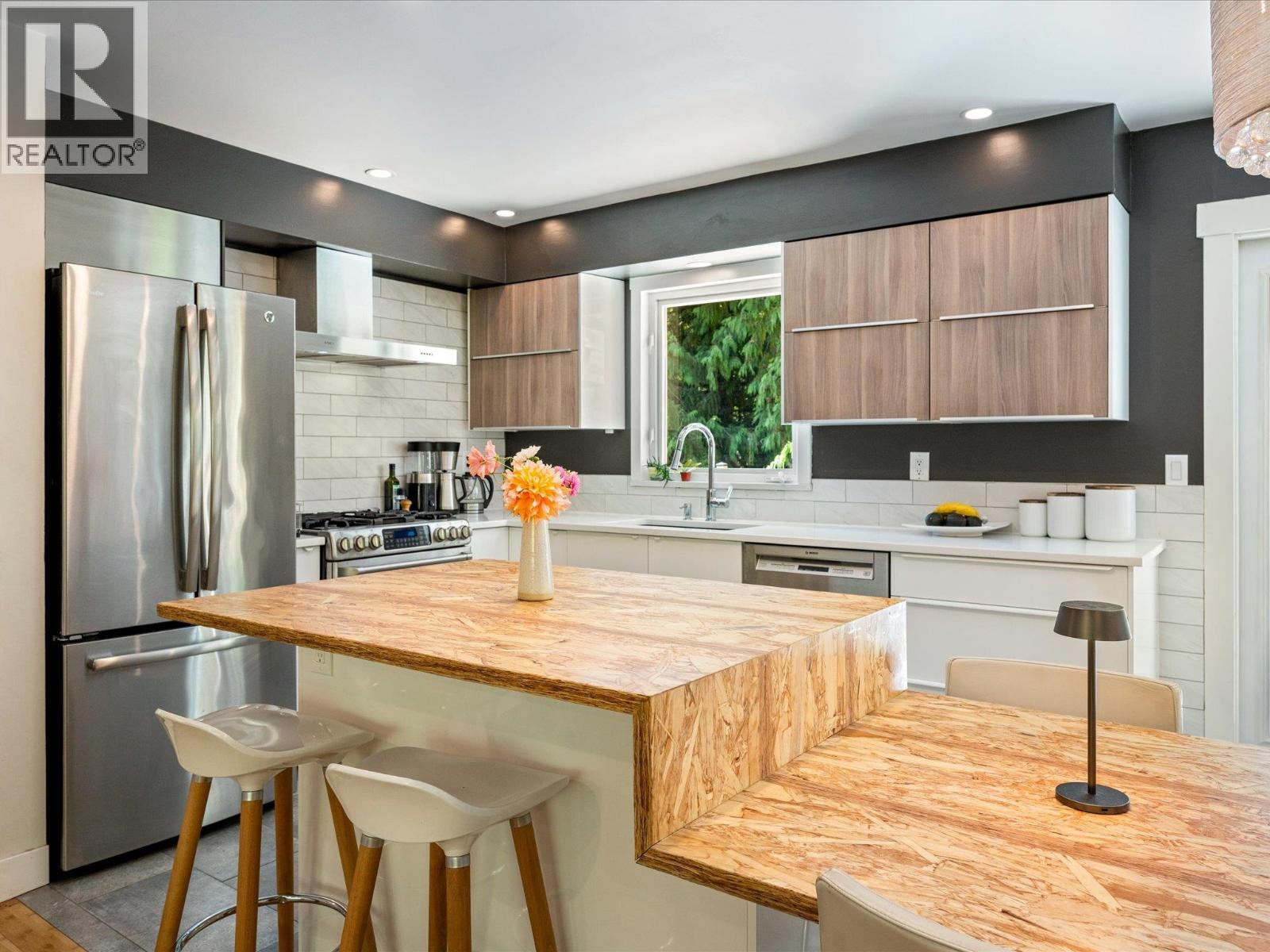 40613 PERTH DRIVE, Squamish