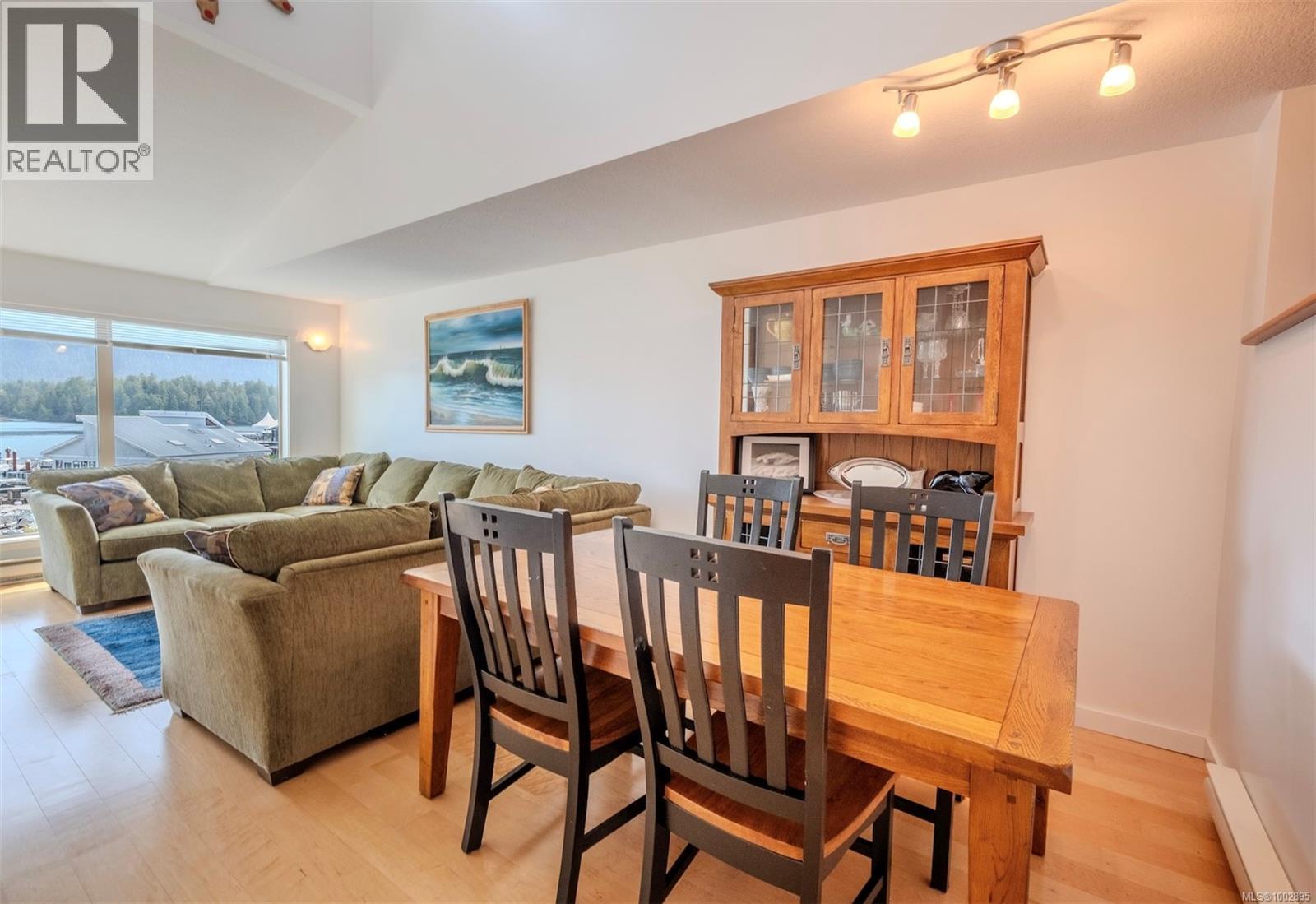 6 624 Campbell St, Tofino
