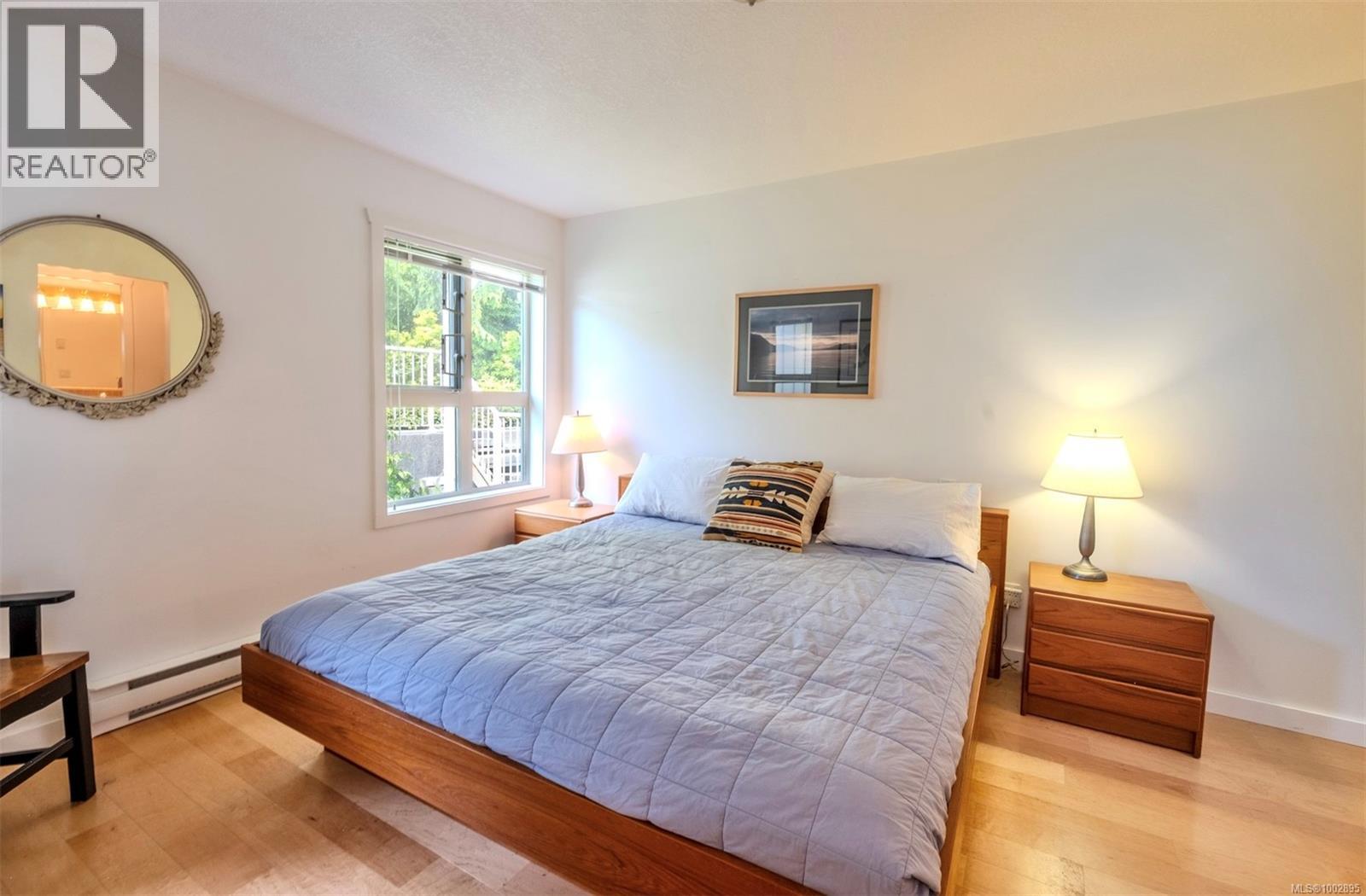 6 624 Campbell St, Tofino