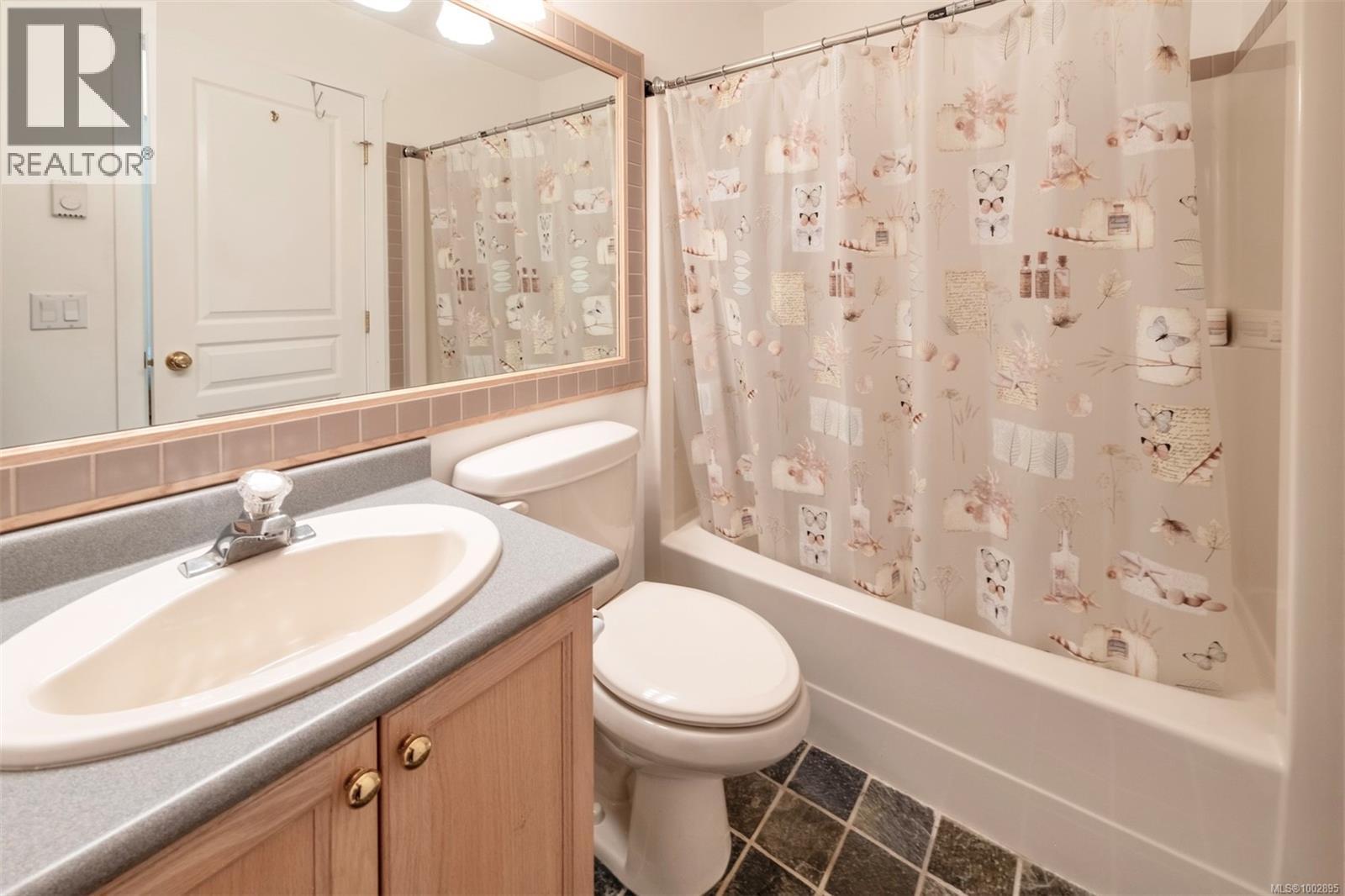 6 624 Campbell St, Tofino