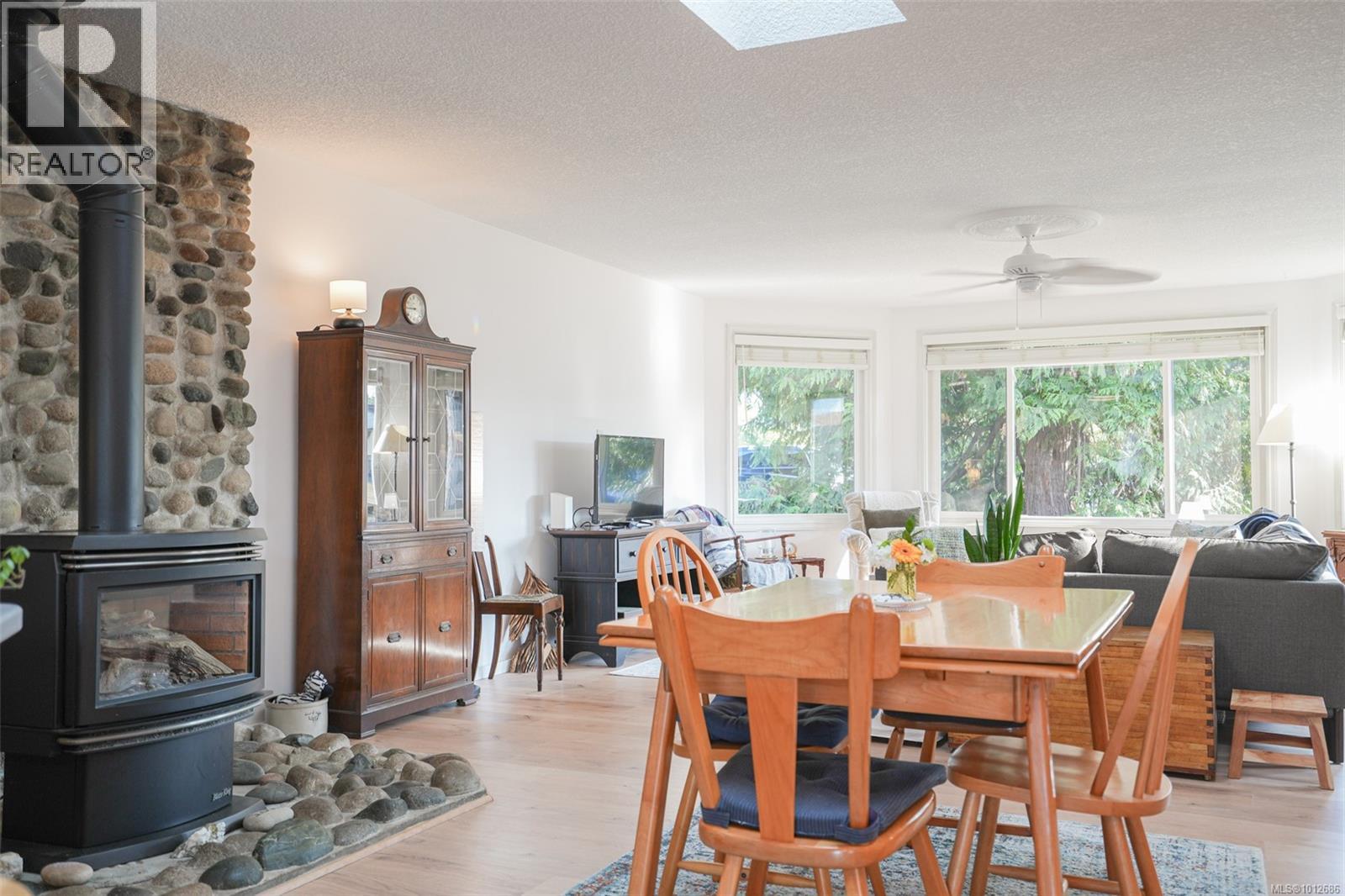 151 Cooper Pl, Parksville