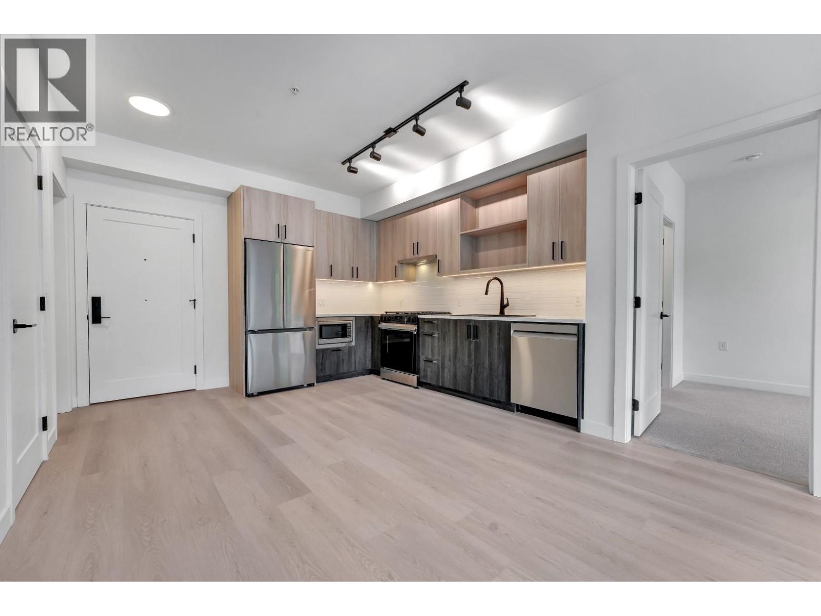 304 1100 CLARKE ROAD, Port Moody