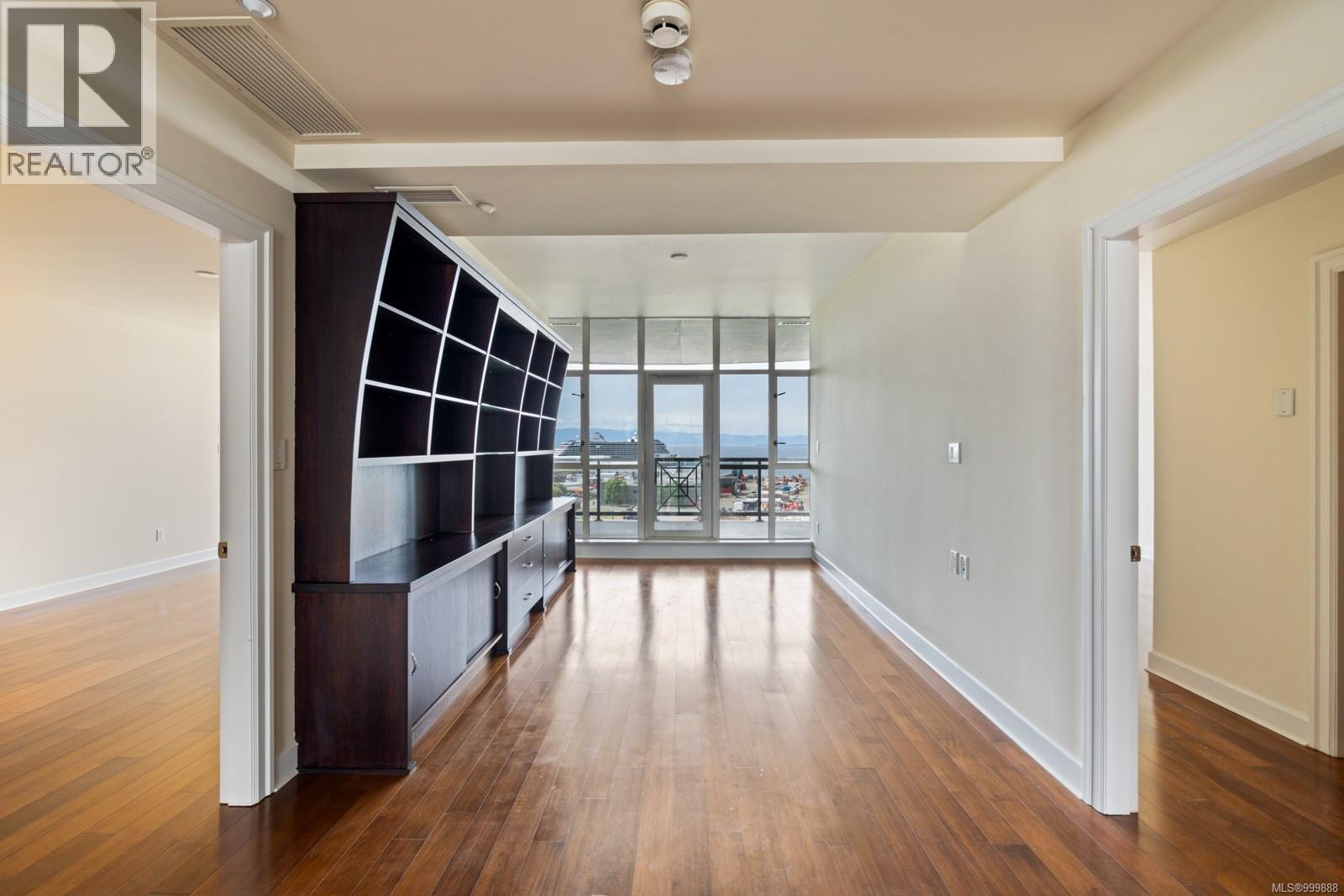 821 21 Dallas Rd, Victoria