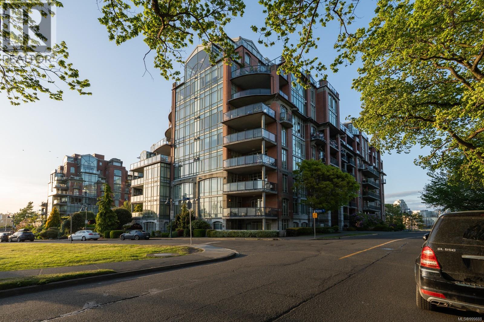 821 21 Dallas Rd, Victoria